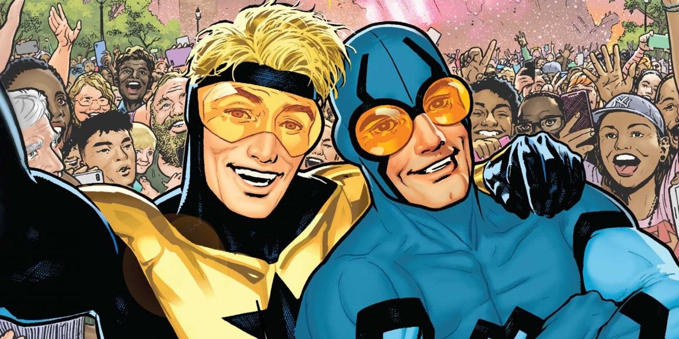Booster Gold und Blue Beetle lächeln und posieren für ein Selfie