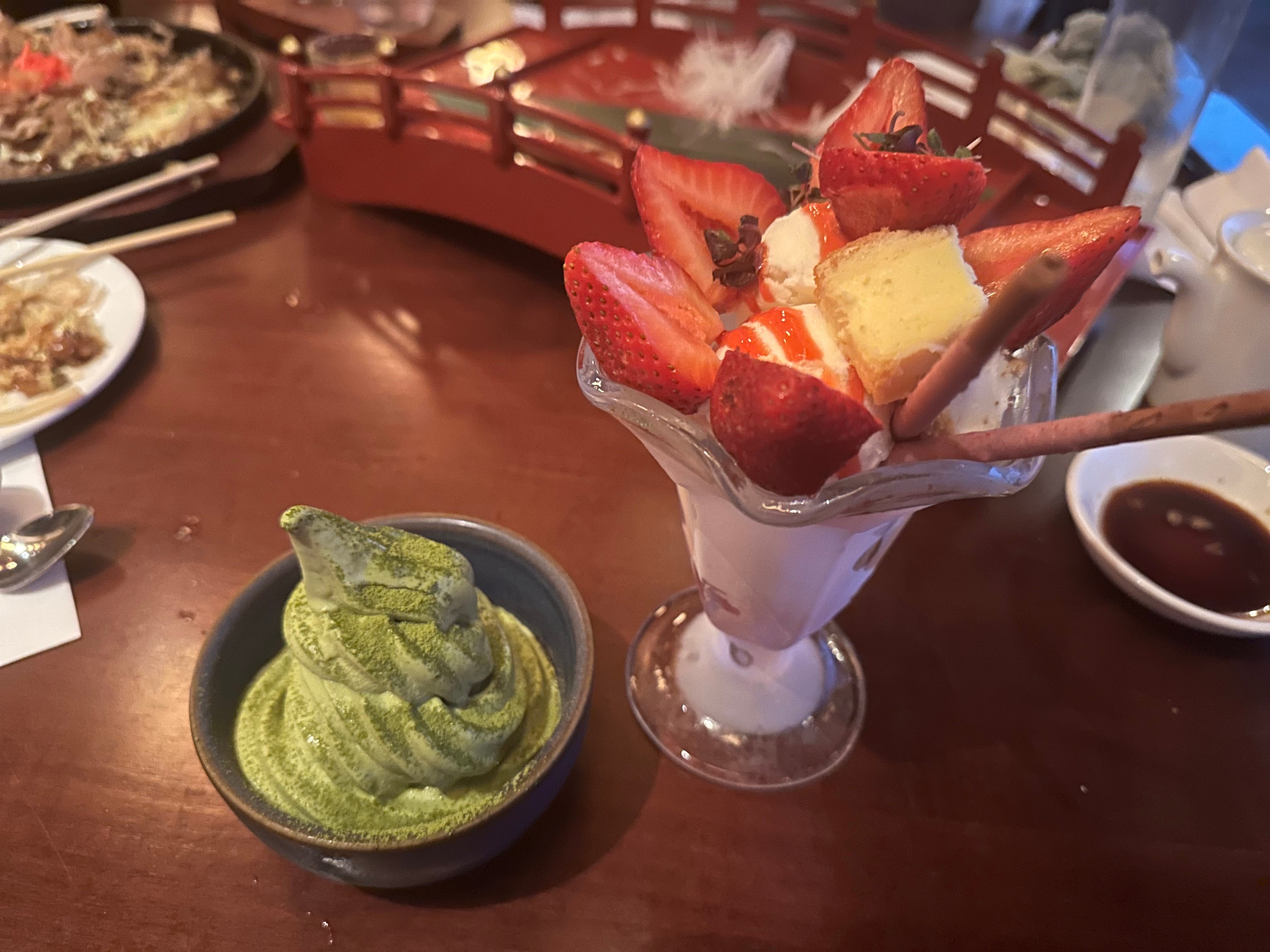 Zwei Schüsseln Dessert vom Restaurant Shiki-Sai in Epcot