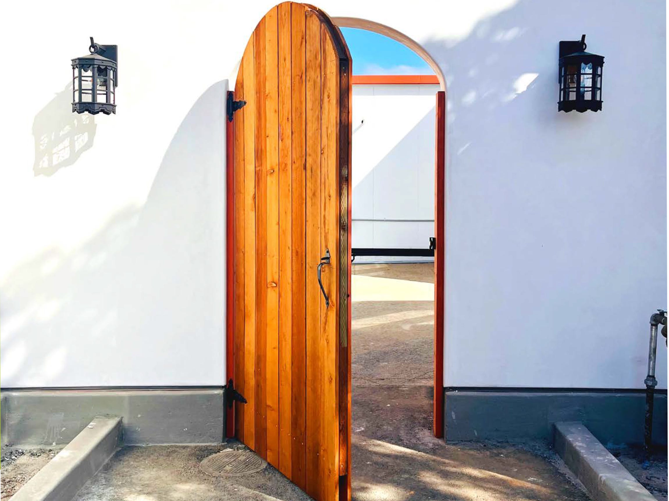 Die Tür zum Standort von DignityMoves in Santa Barbara