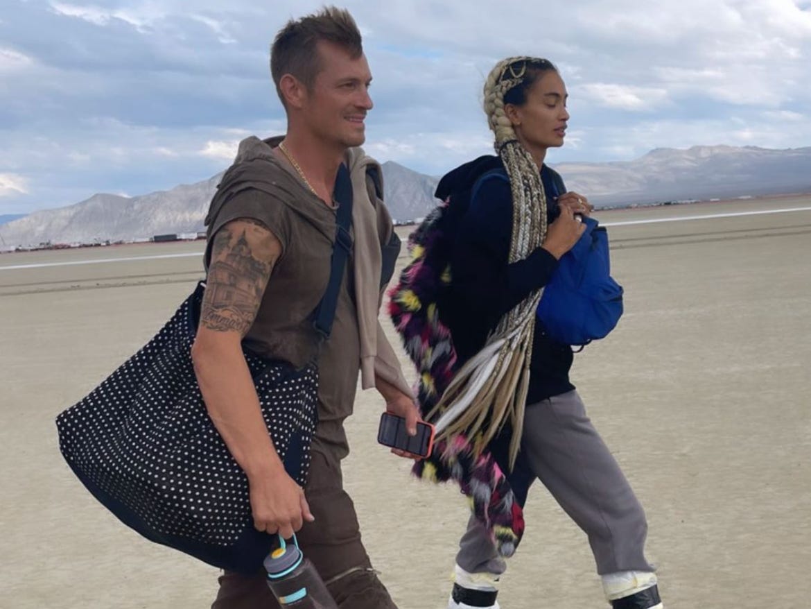 Ein Screenshot von Kelly Gales Instagram-Story von Burning Man 2023
