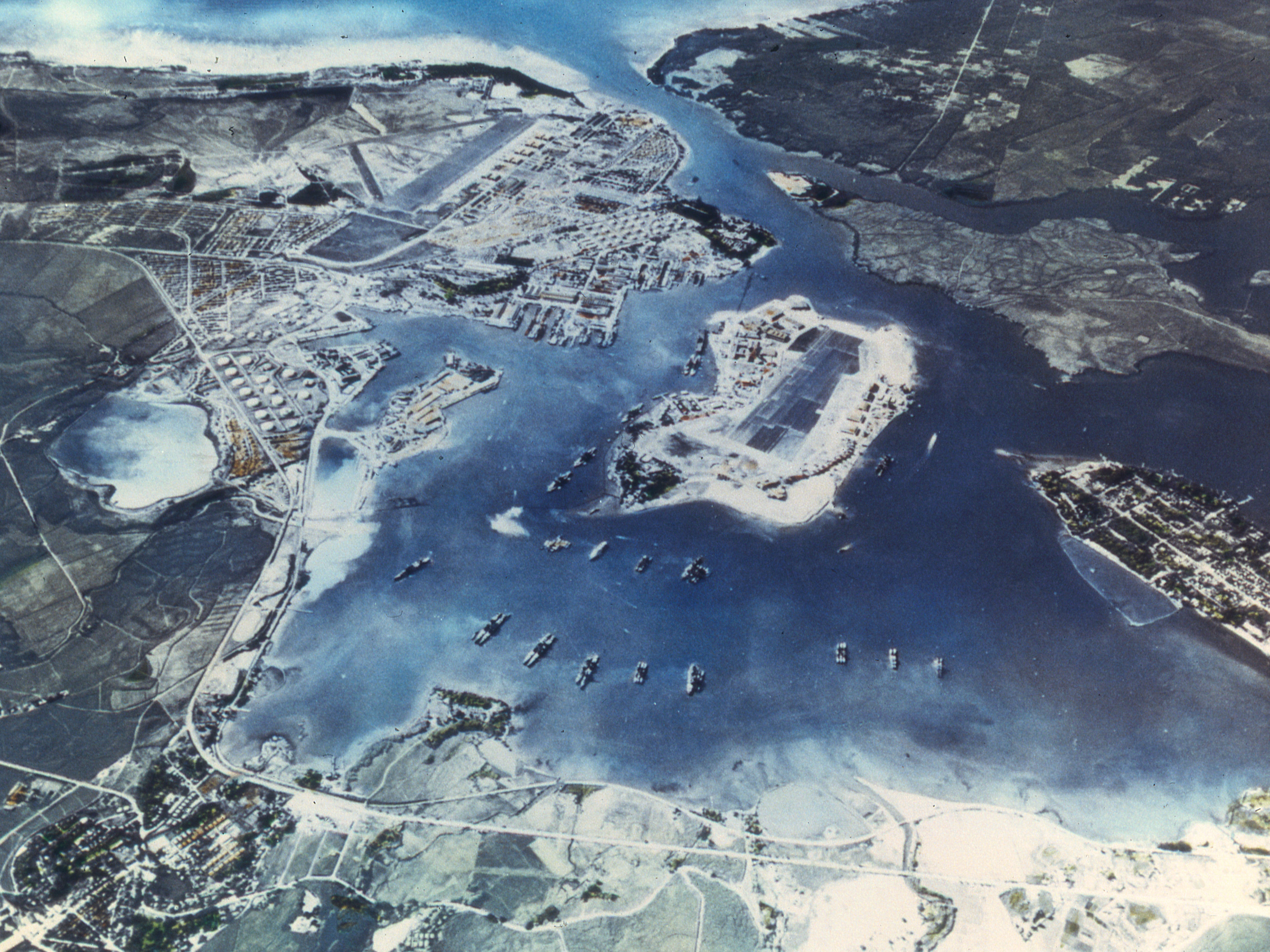 Luftaufnahme des Marinestützpunkts Pearl Harbor