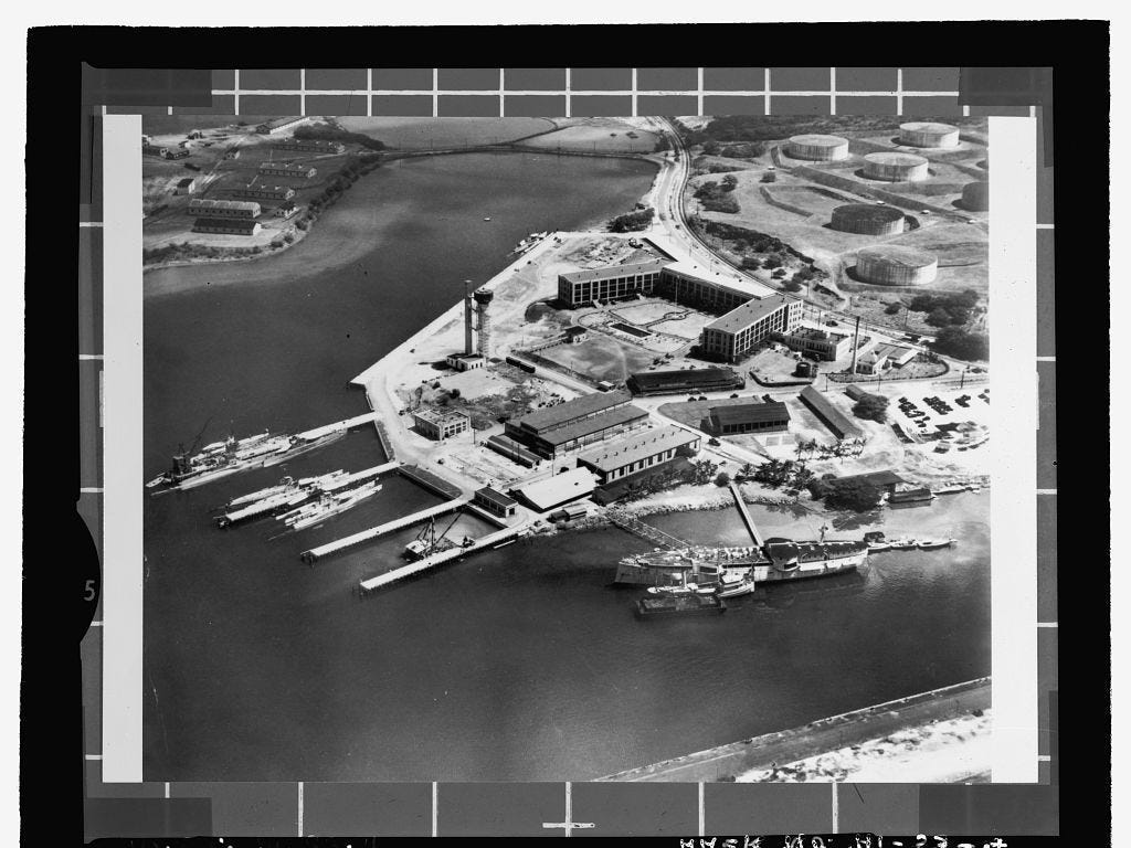 Ein Foto des Marinestützpunkts Pearl Harbor