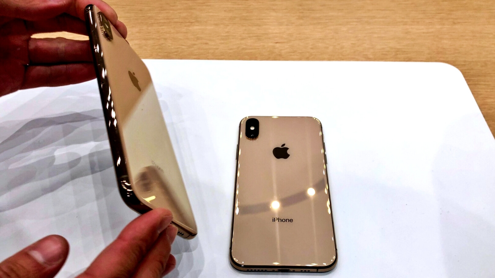 Wirst du das goldene iPhone vermissen?  - Wer Ihnen gesagt hat, dass das iPhone 15 genauso aussehen wird wie das iPhone 14, hat gelogen: 10 Funktionen, die Apple wegnimmt