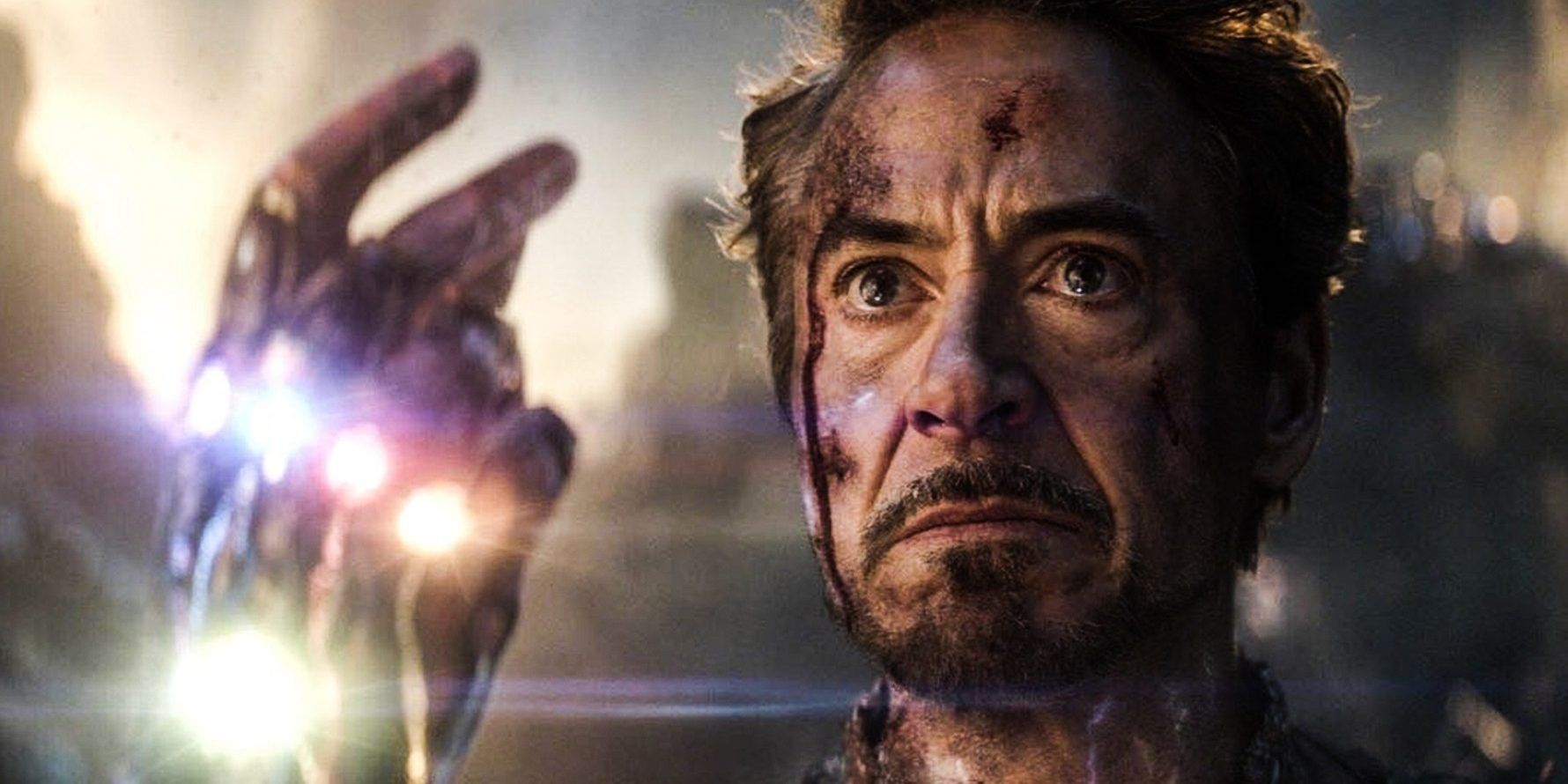 Tony Stark mit dem Unendlichkeitshandschuh in Avengers: Endgame