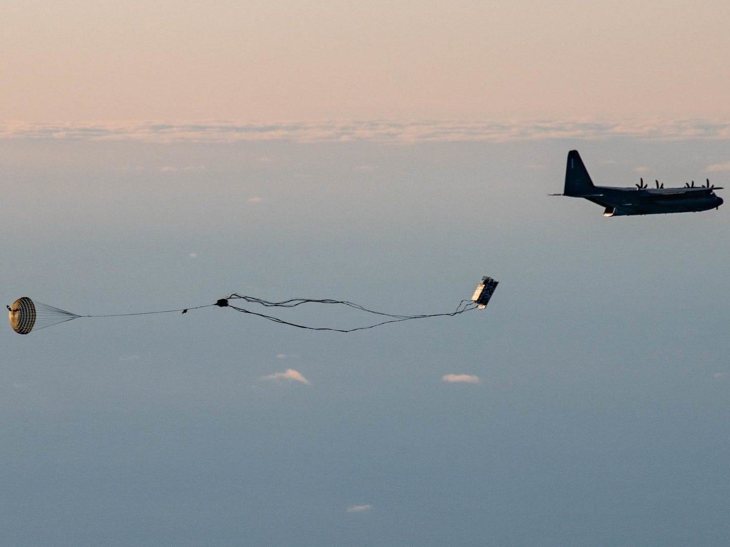 MC-130J Marschflugkörper mit palettierter Munition Norwegen Arktis