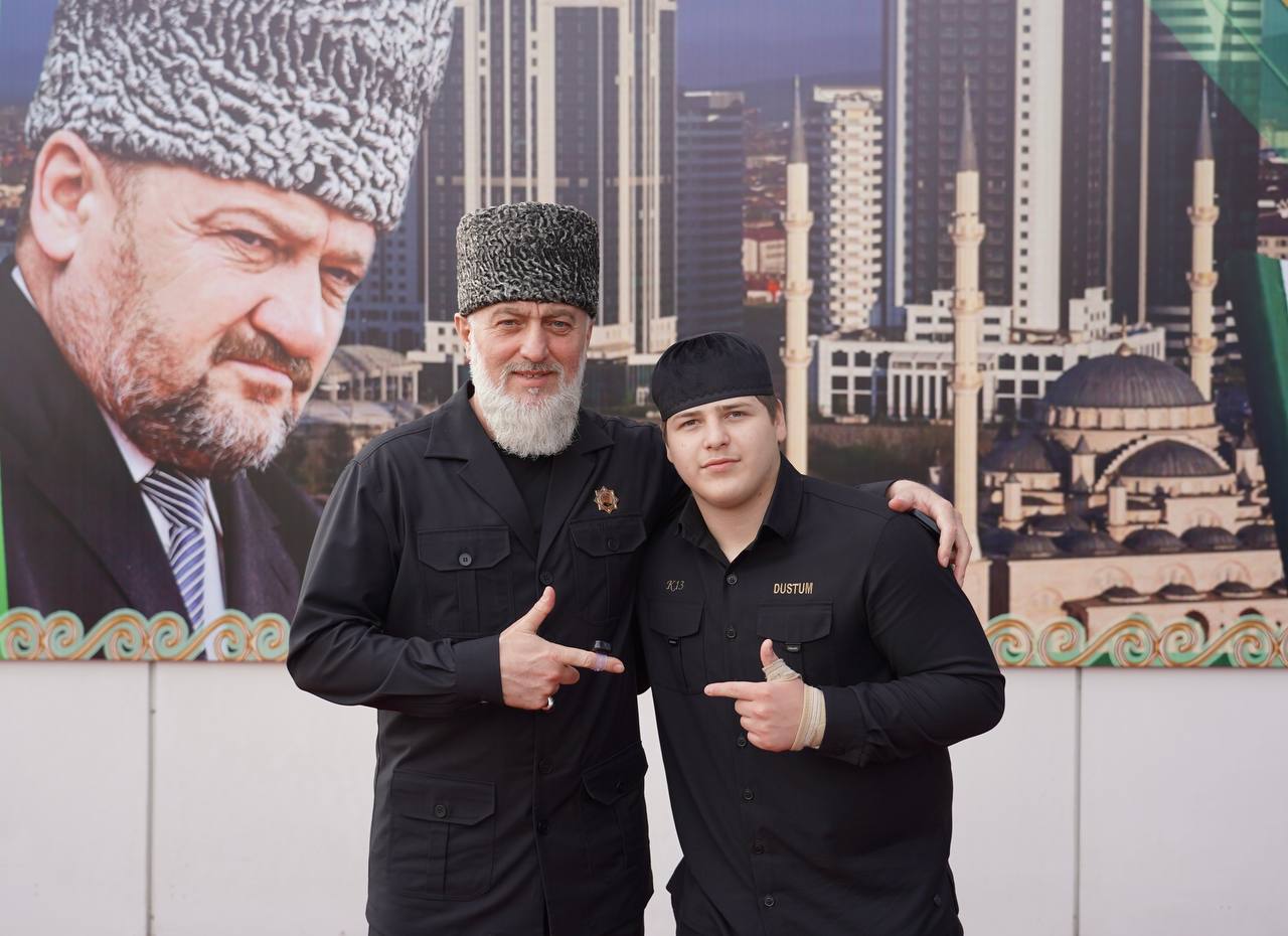 Adam Delimchanow lobte den jungen Kadyrow für seine Taten.