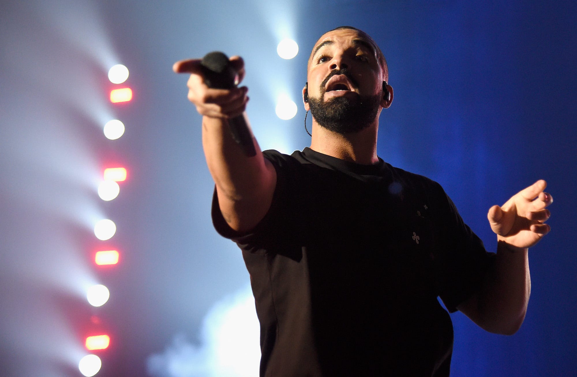 Der Aufnahmekünstler Drake tritt am 23. September 2016 beim iHeartRadio Music Festival 2016 in der T-Mobile Arena in Las Vegas, Nevada, auf.