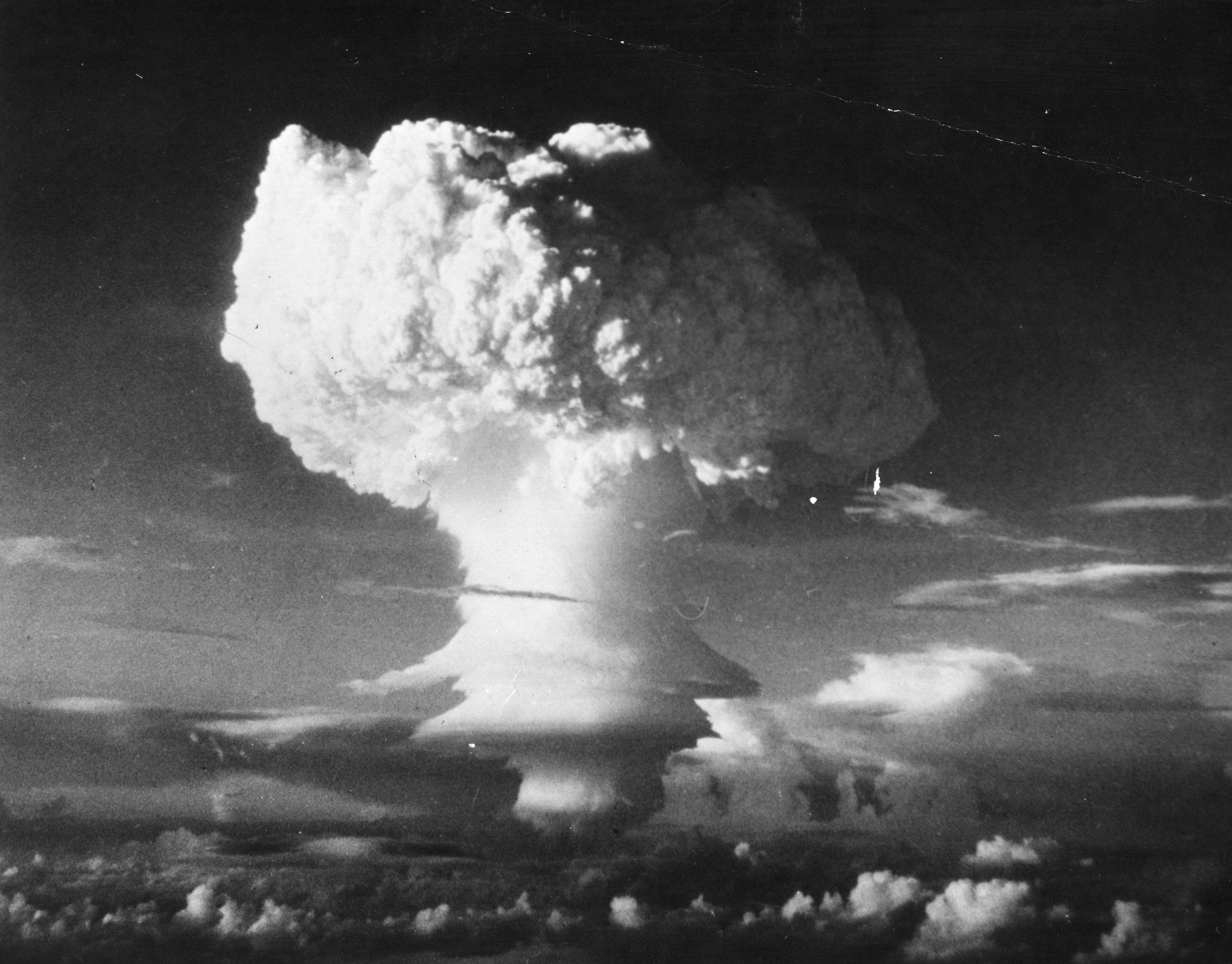Nach der ersten Wasserstoffbombenexplosion im Jahr 1952 bildet sich ein Atompilz.