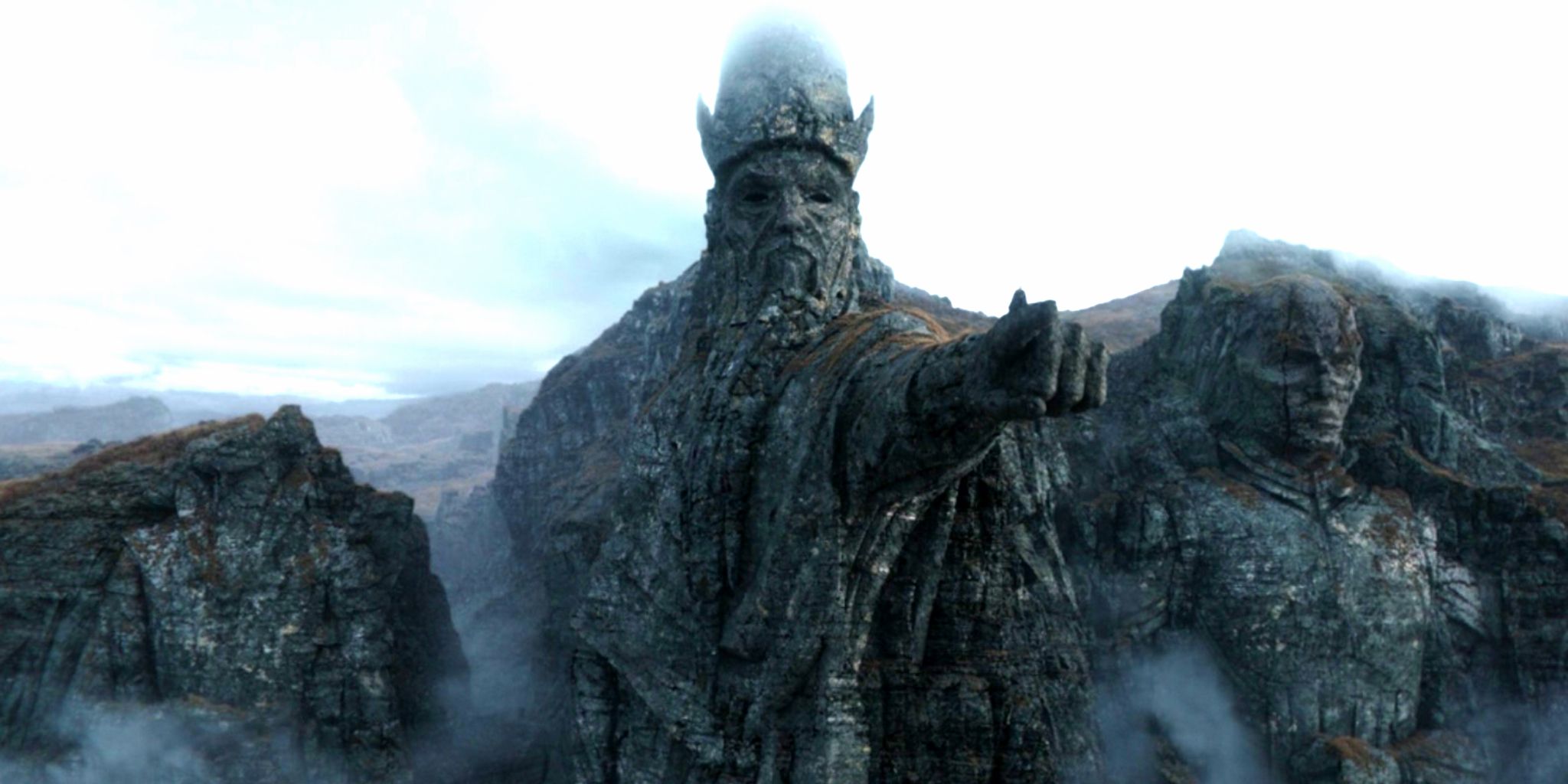 Baylan Skoll steht in Episode 8 von Ahsoka zwischen den Statuen der Mortis-Götter.