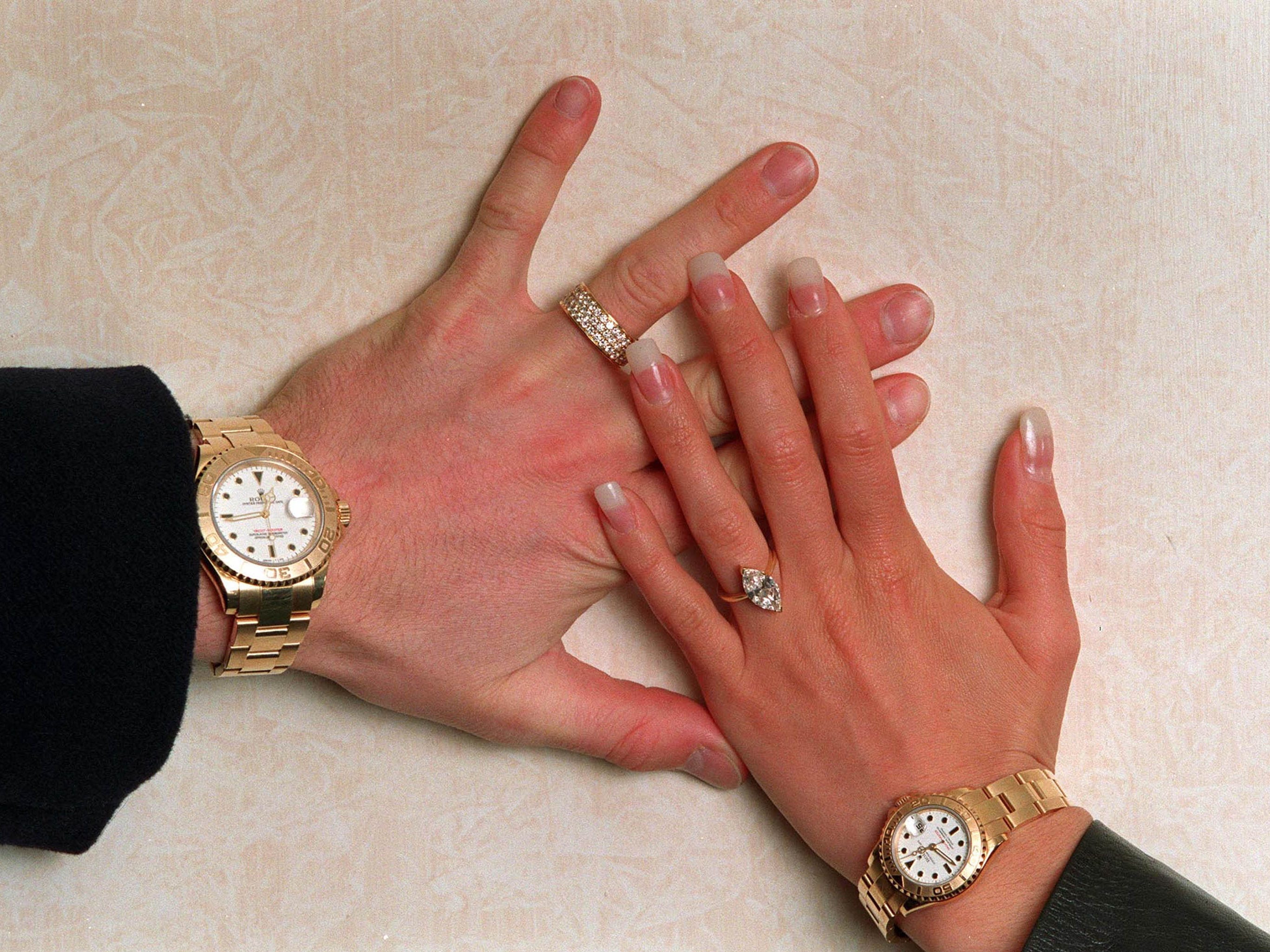 David Beckham und Victoria Adams gaben ihre Verlobung am 25. Januar 1998 bekannt.