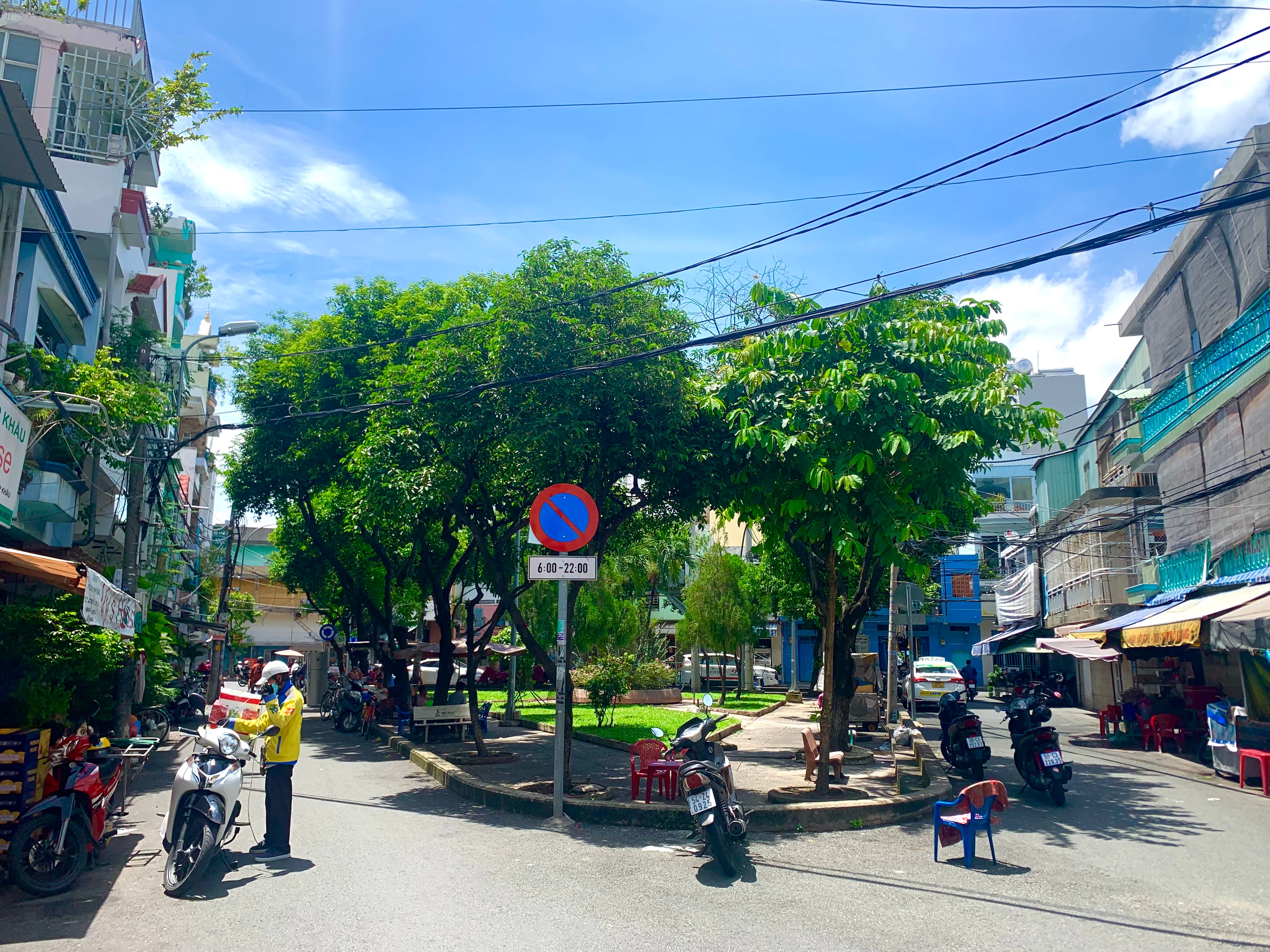 Ein Blick auf die Straße im Bezirk 4 von Ho-Chi-Minh-Stadt