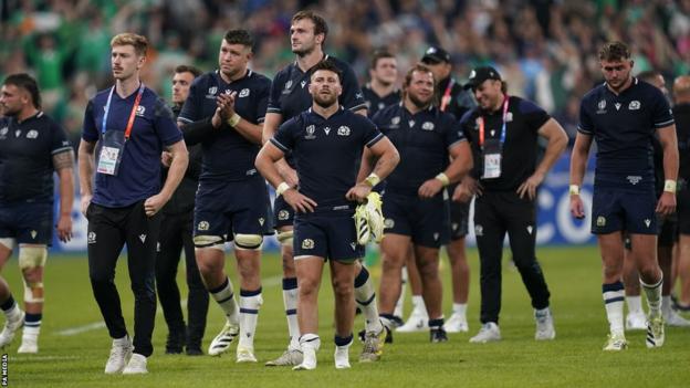 Schottlands Spieler sind nach der Niederlage gegen Irland niedergeschlagen