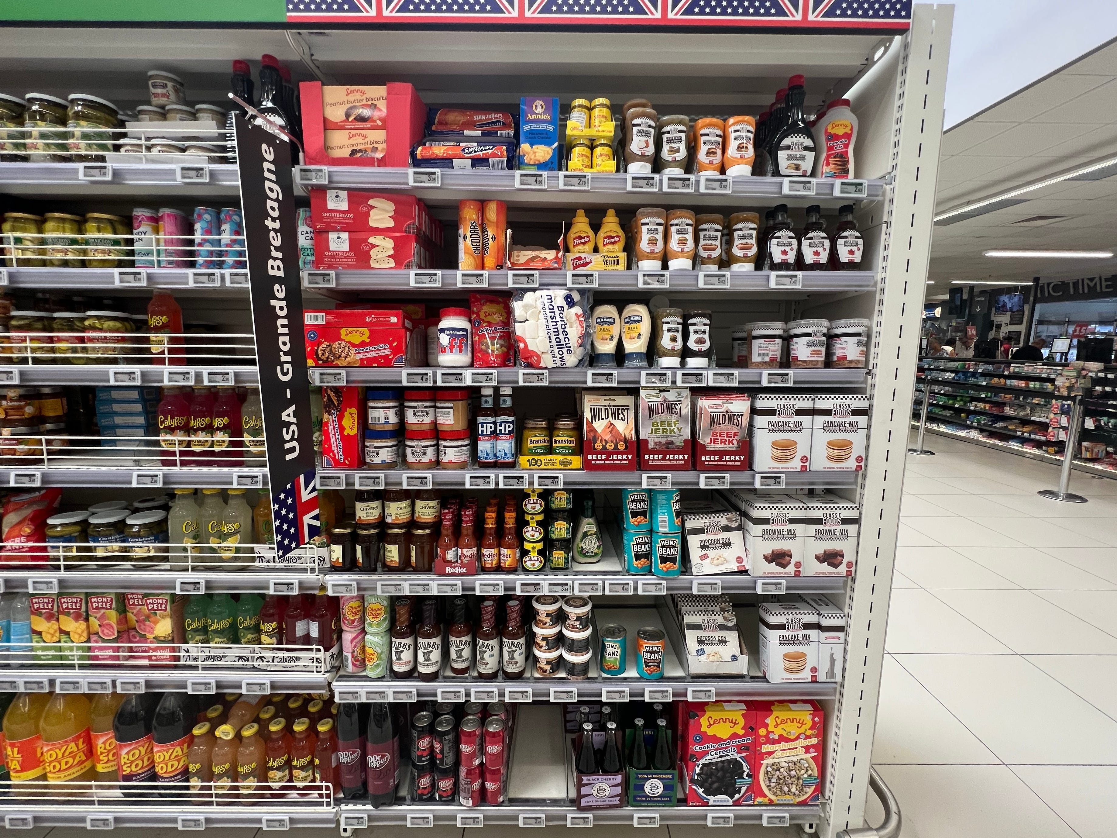 Internationales Sortiment mit amerikanisch inspirierten Produkten bei Auchan