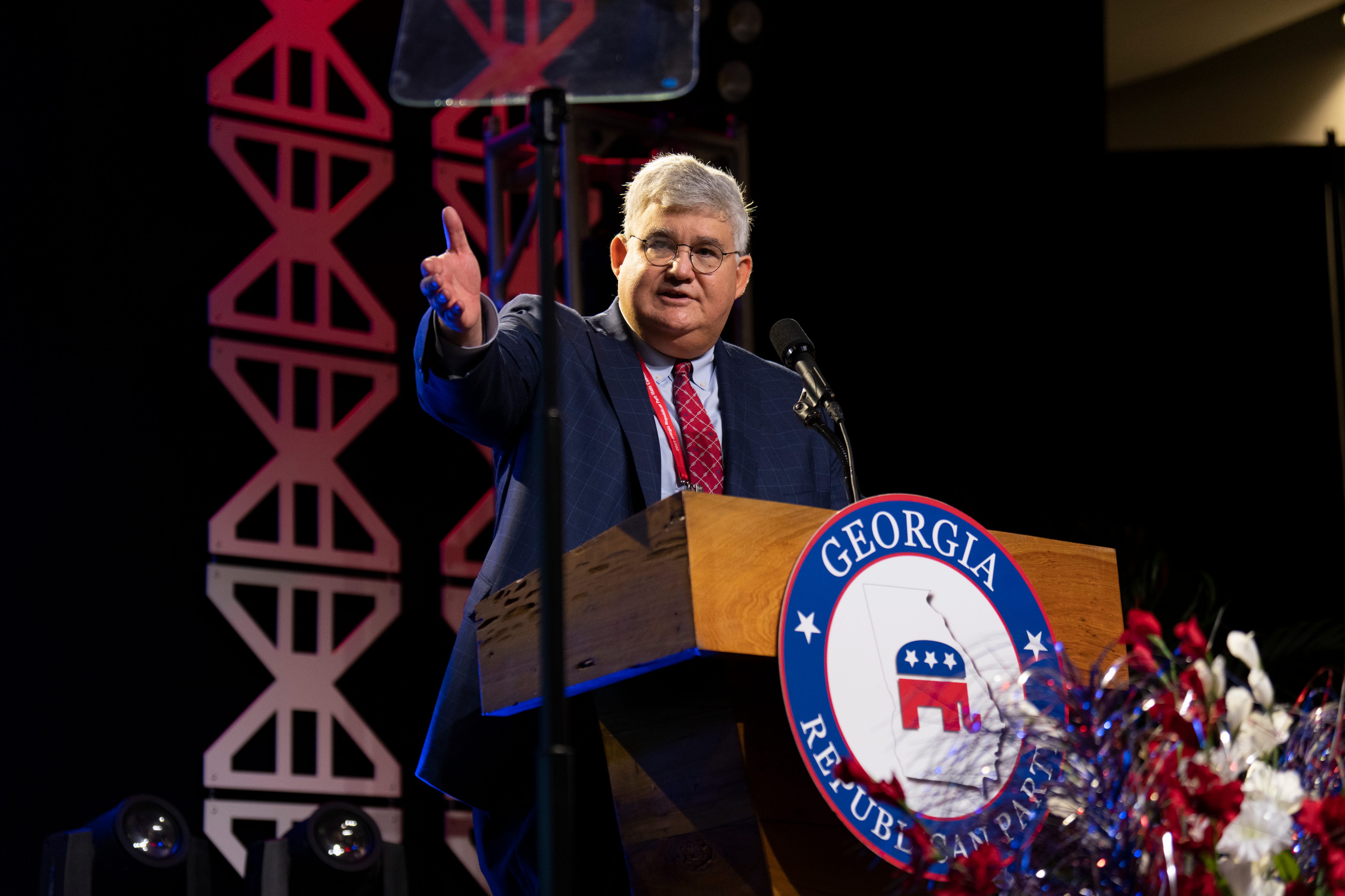 Shafer spricht auf dem Staatskongress der Georgia Republican Party 2023.