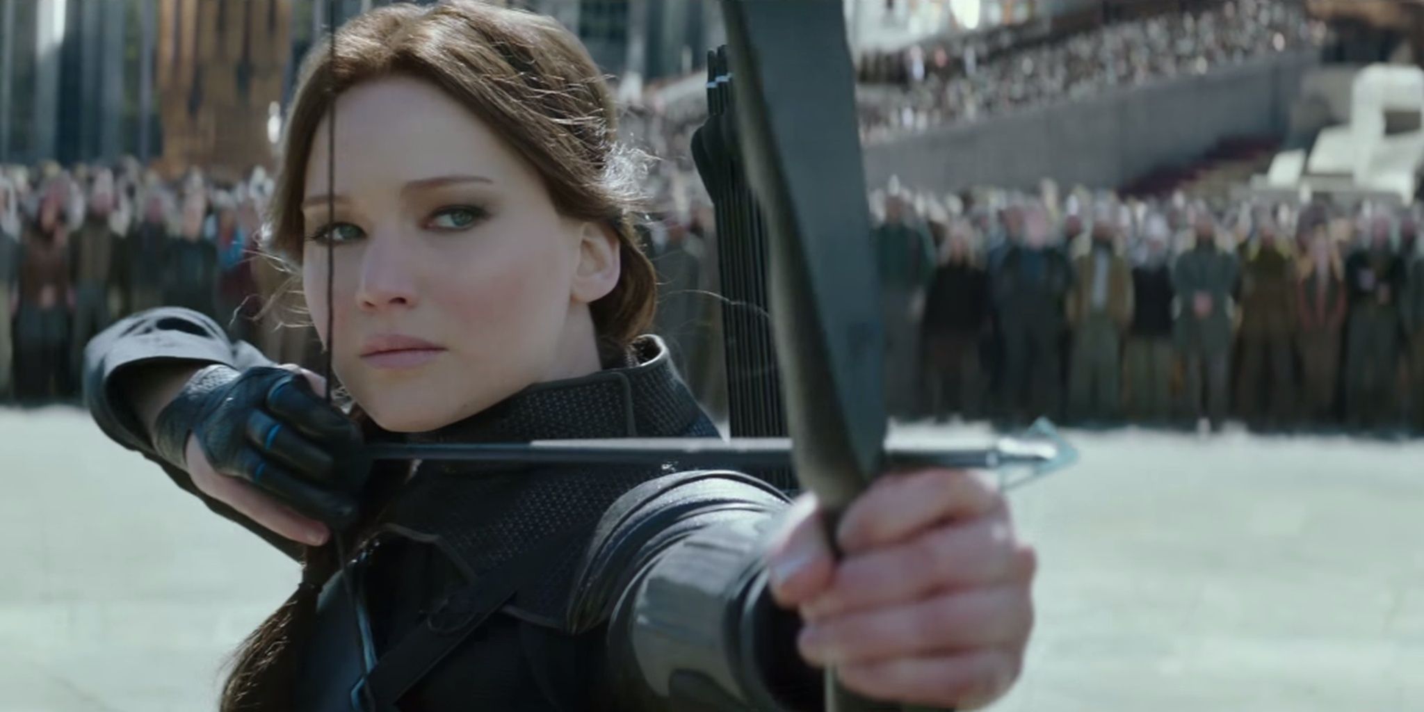 Die Tribute von Panem: Mockingjay Teil 2 Katniss bereitet sich darauf vor, Schnee zu schießen