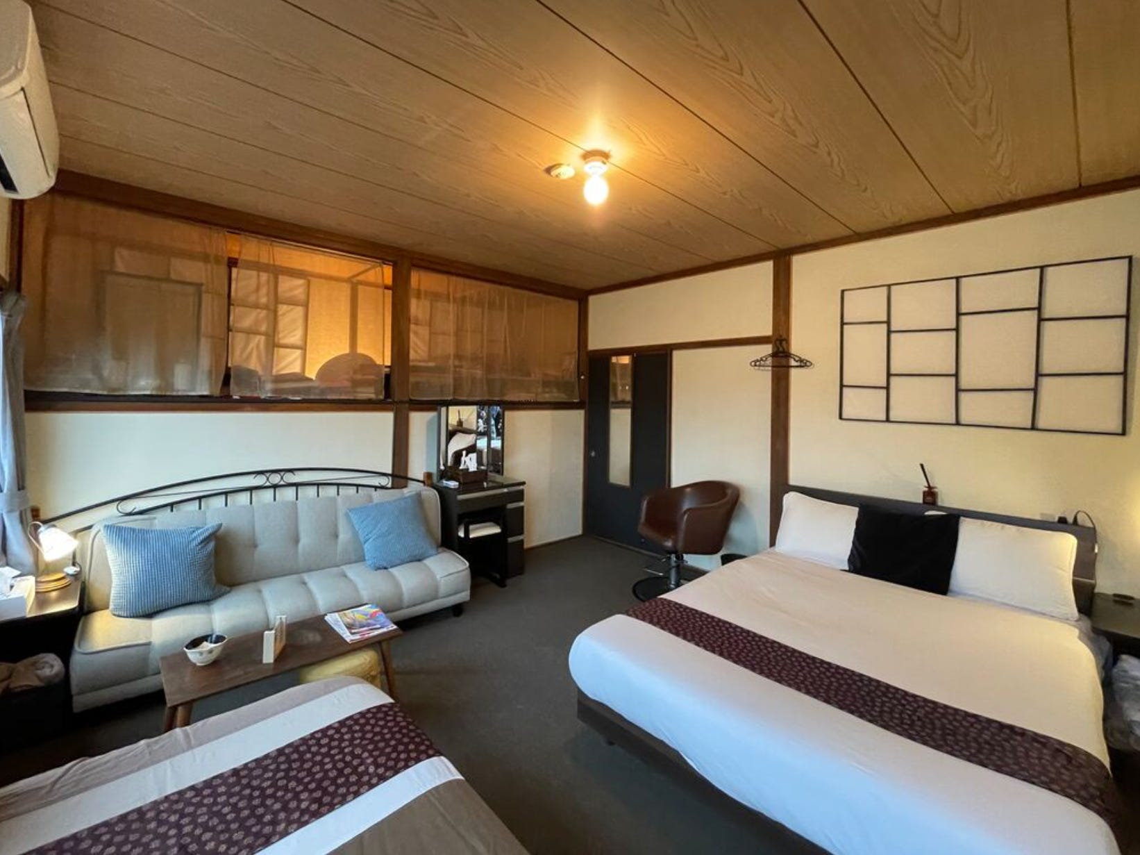 Die Lodge verfügt nur über ein Zimmer, das Platz für bis zu vier Gäste bietet.
