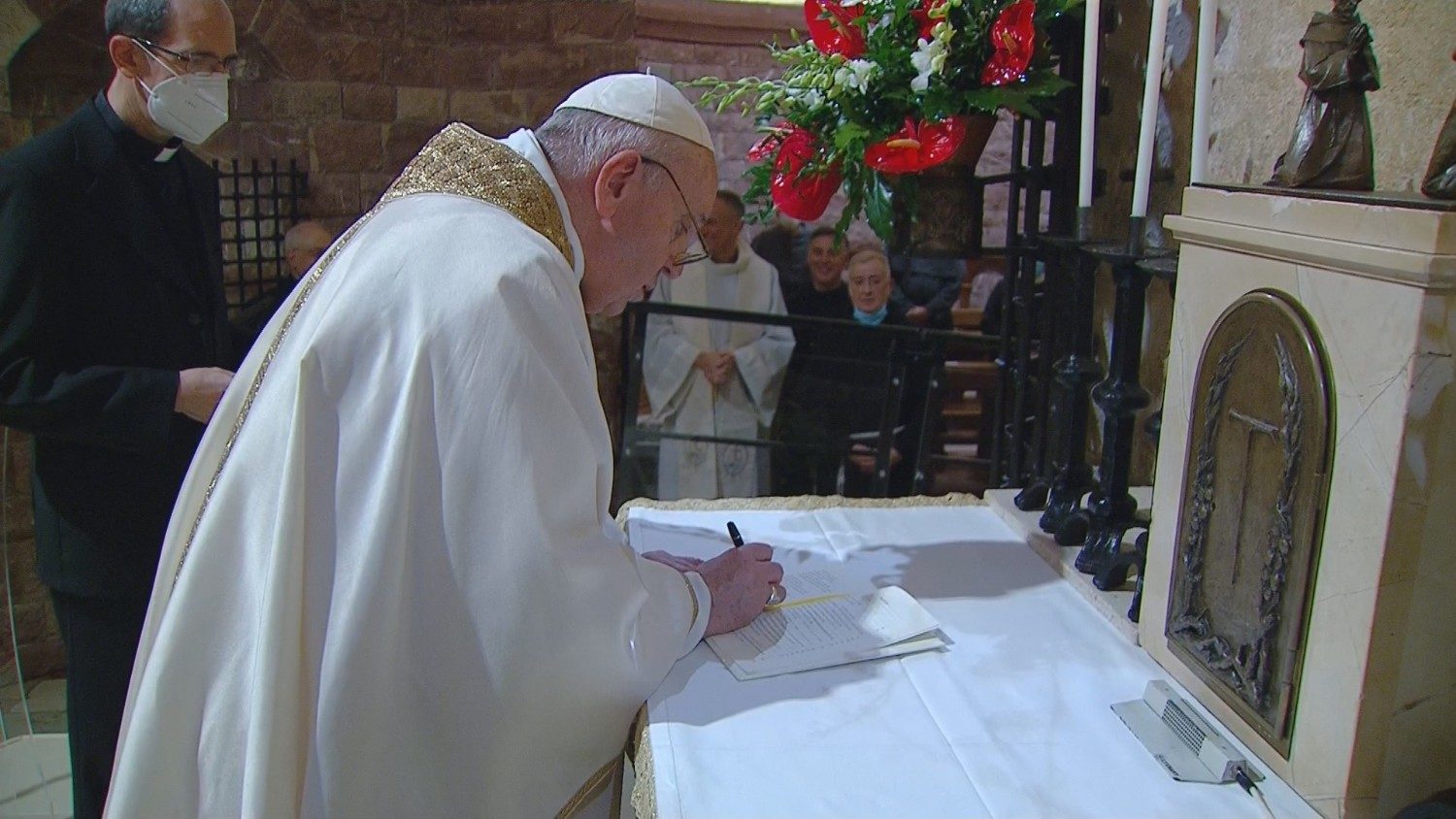 Papst Franziskus unterzeichnet Enzyklika