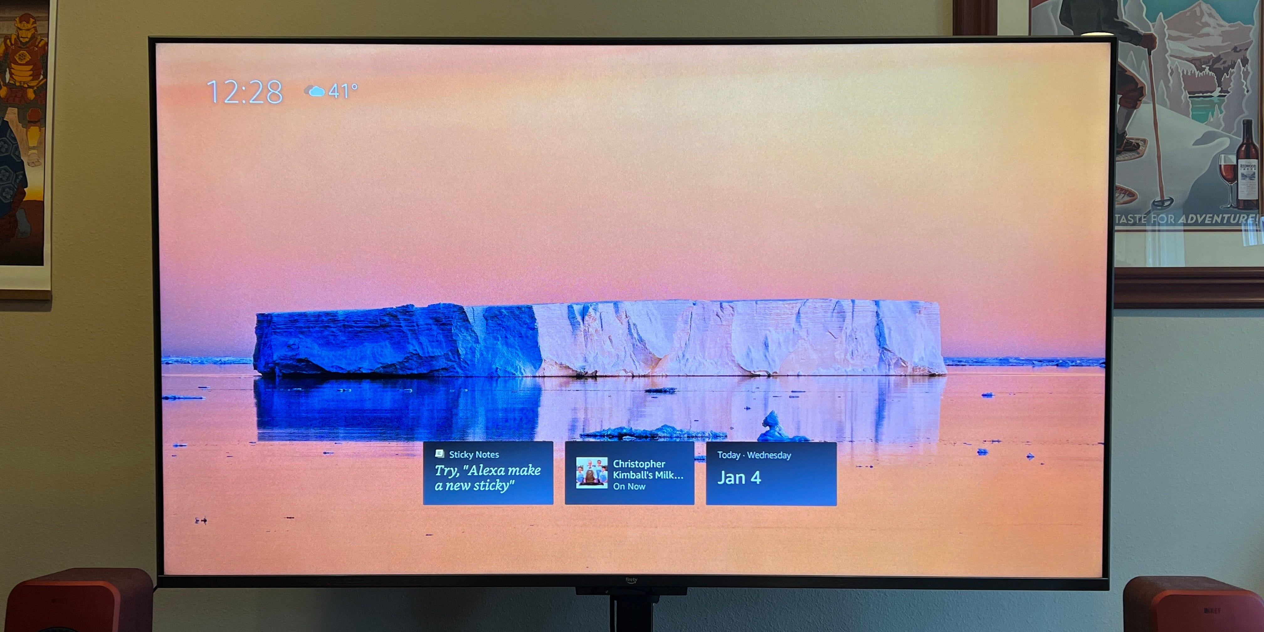 Amazons Ambient Experience wird auf einem Omni QLED-Fernseher aktiviert.