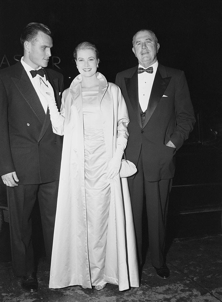 Porträt von Grace Kelly mit ihrem Vater und ihrem Bruder