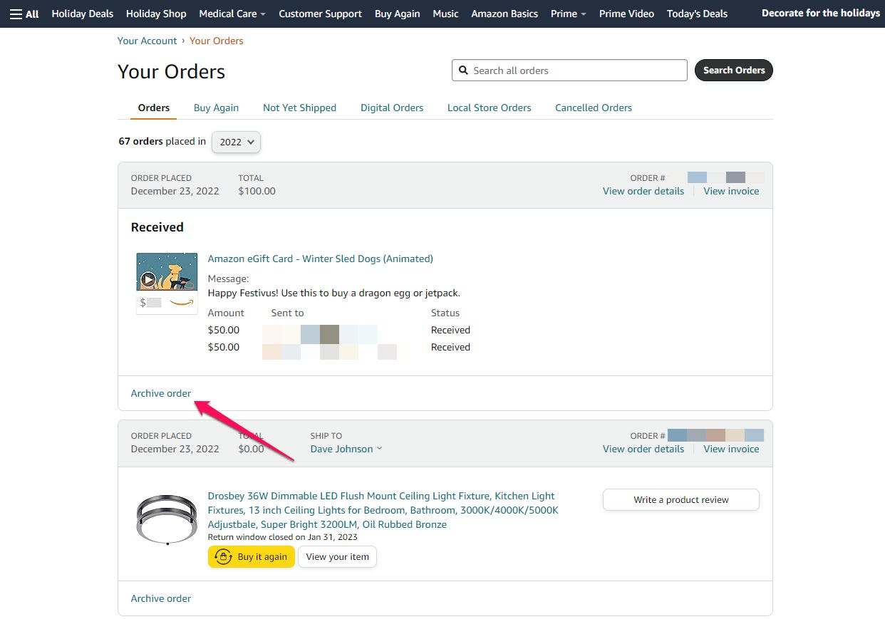 Screenshot mit einem Pfeil, der auf den Text „Archive Order“ auf der Amazon-Website zeigt.