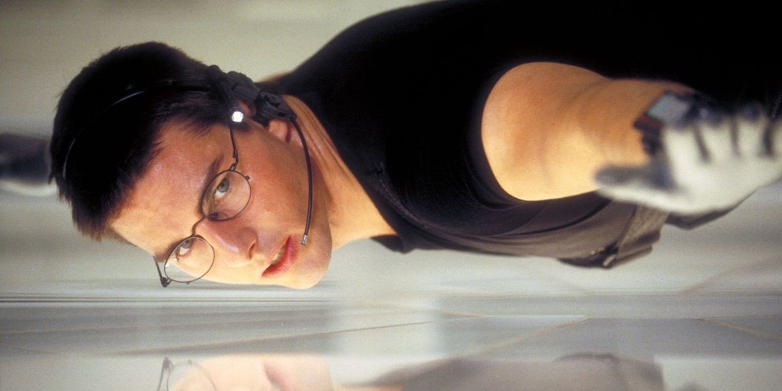Tom Cruise baumelt in Mission Impossible knapp über dem Boden