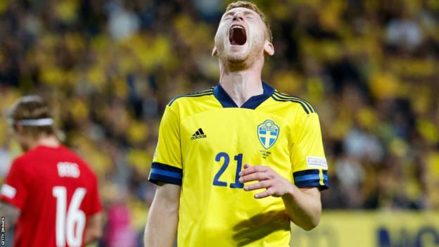 Dejan Kulusevski reagiert während eines Spiels der Nations League gegen Norwegen