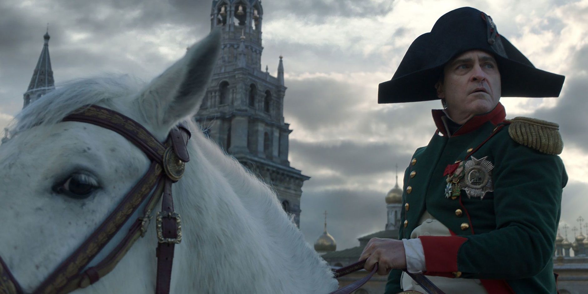 Joaquin Phoenix zu Pferd in Napoleon