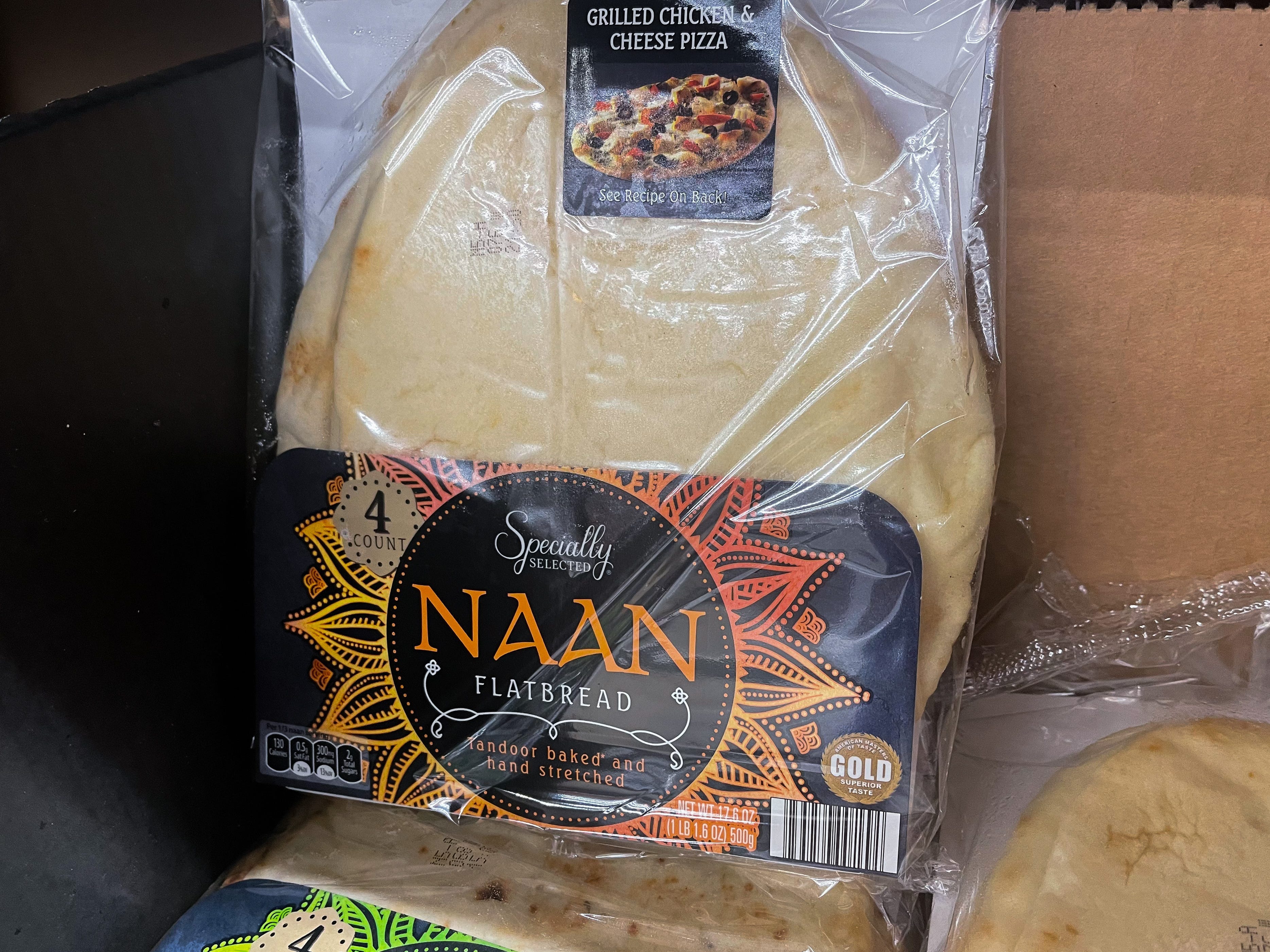 Packung Naan-Brot in einem Karton