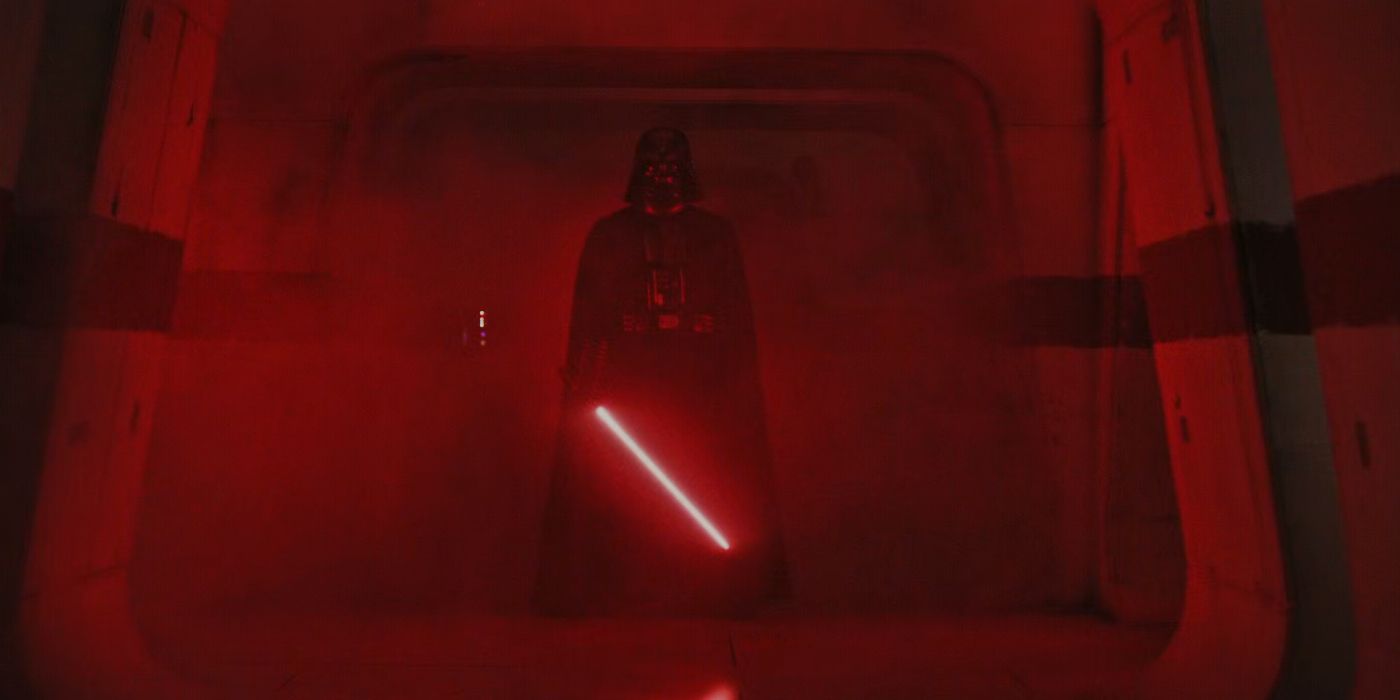 Darth Vader hält sein Lichtschwert in Rogue One: A Star Wars Story.