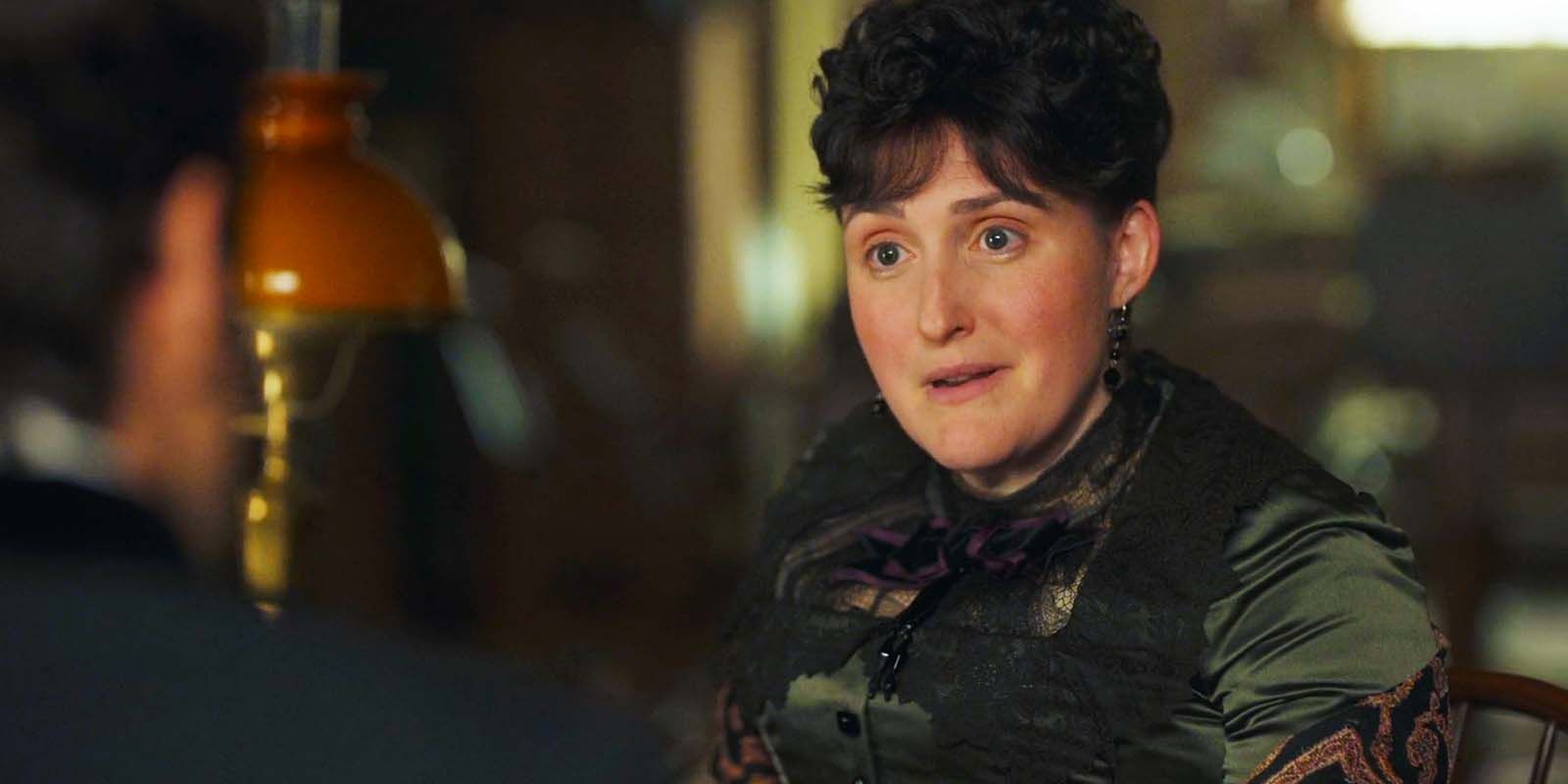 Liz Wisan als Emily Warren Roebling in Staffel 2 von The Gilded Age