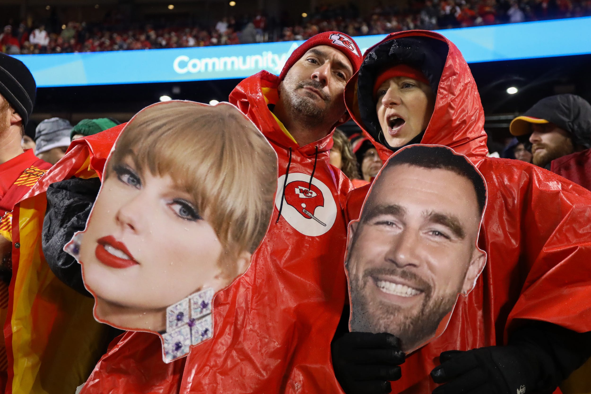 Taylor Swift Travis Kelce Fans Chiefs Spiel NFL