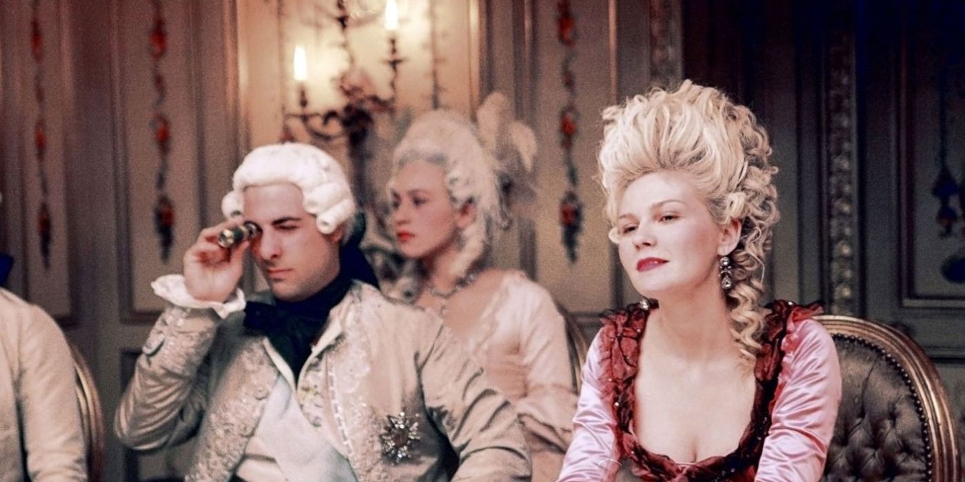 Kirsten Dunst und Jason Schwartzman sitzen in Marie Antoinette