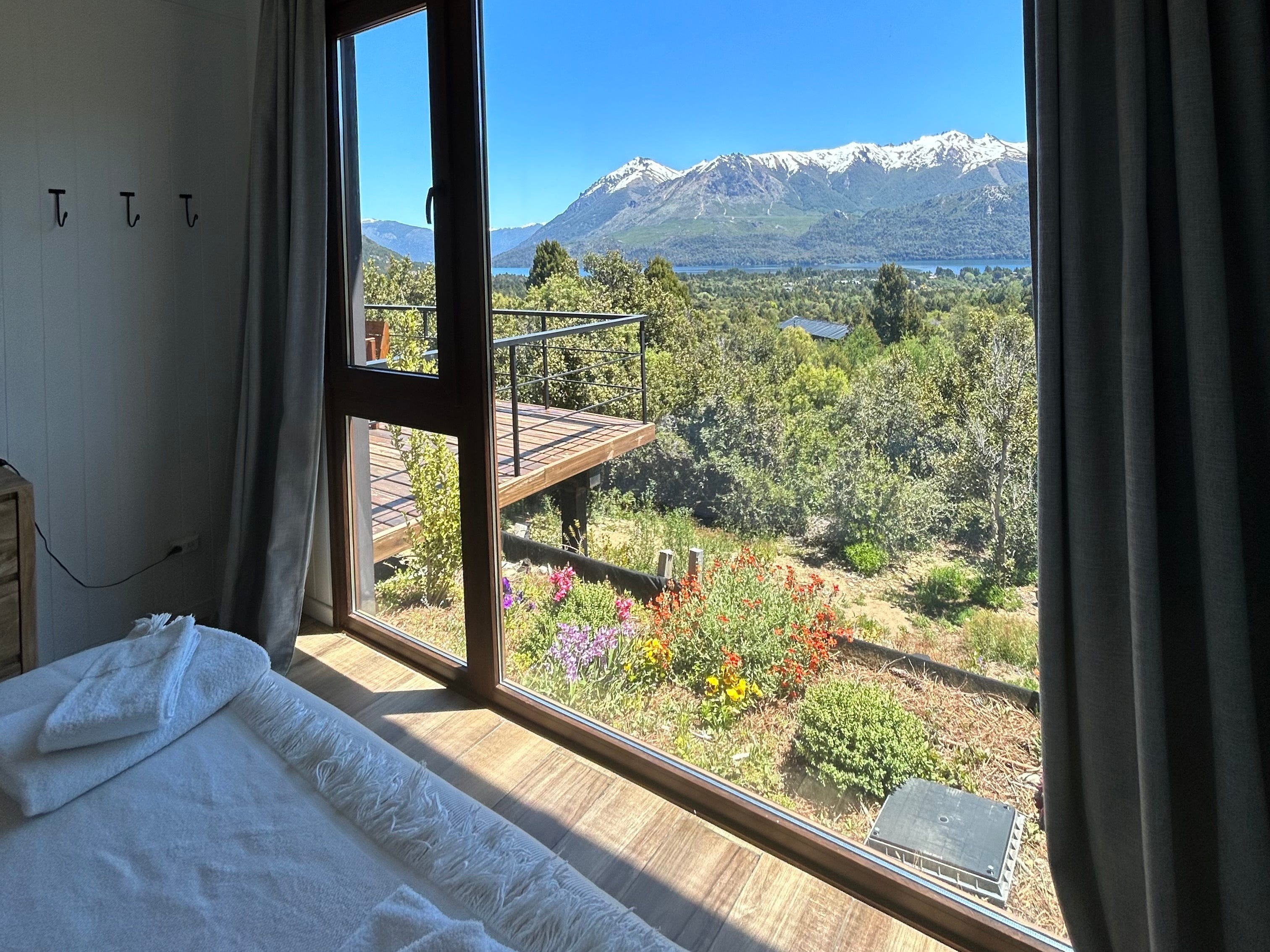 Ein Blick von einem Airbnb außerhalb von Bariloche, Argentinien.