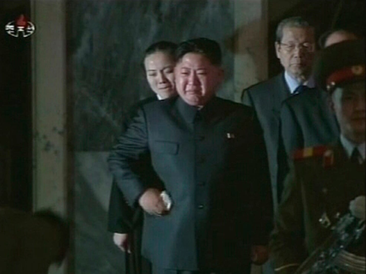 Kim Jong Un weint