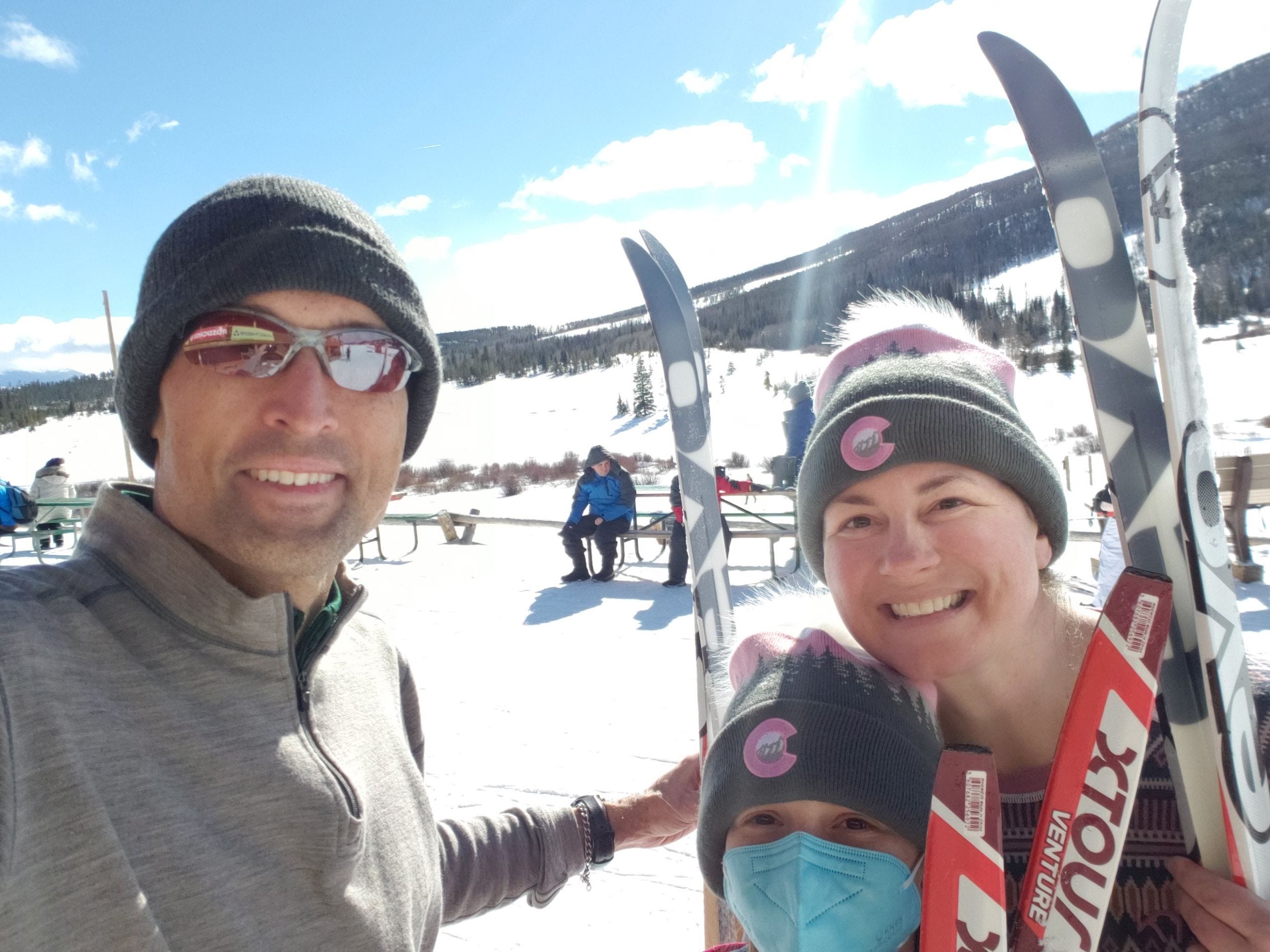 Die Familie Willick beim Skifahren in Colorado.