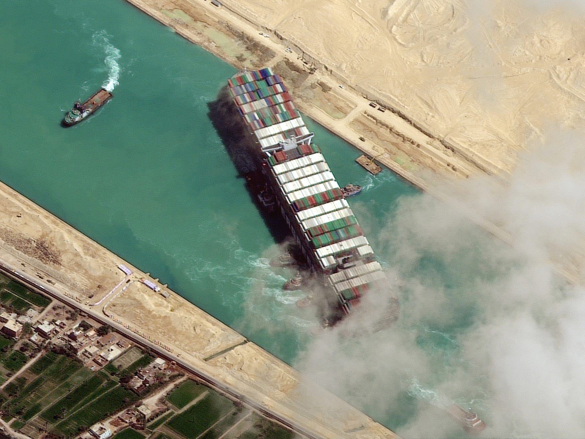 Ever Given steckt im März 2021 im Suezkanal fest