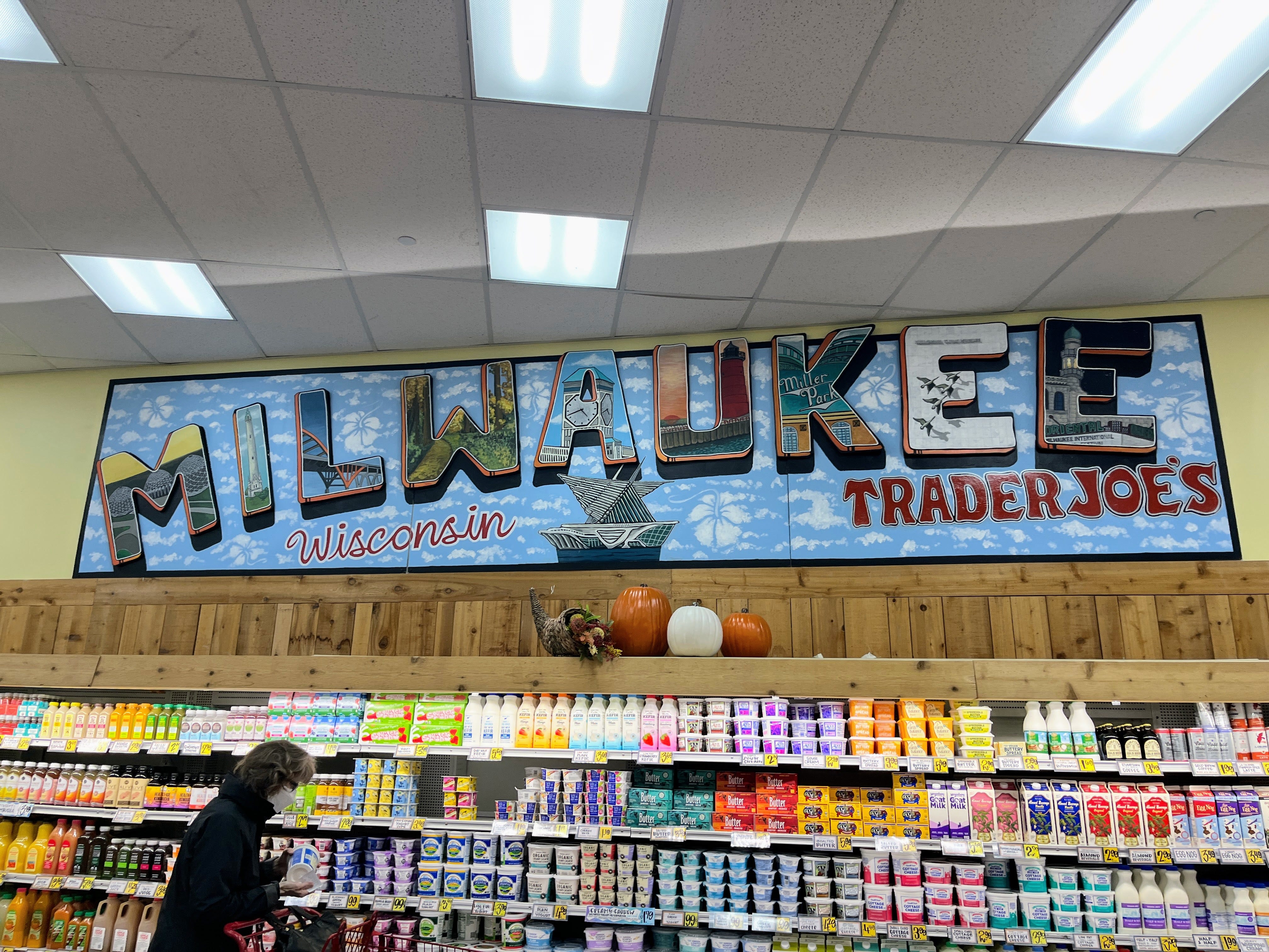 Ein Schild mit der Aufschrift „Milwaukee“ bei Trader Joe’s in Wisconsin.
