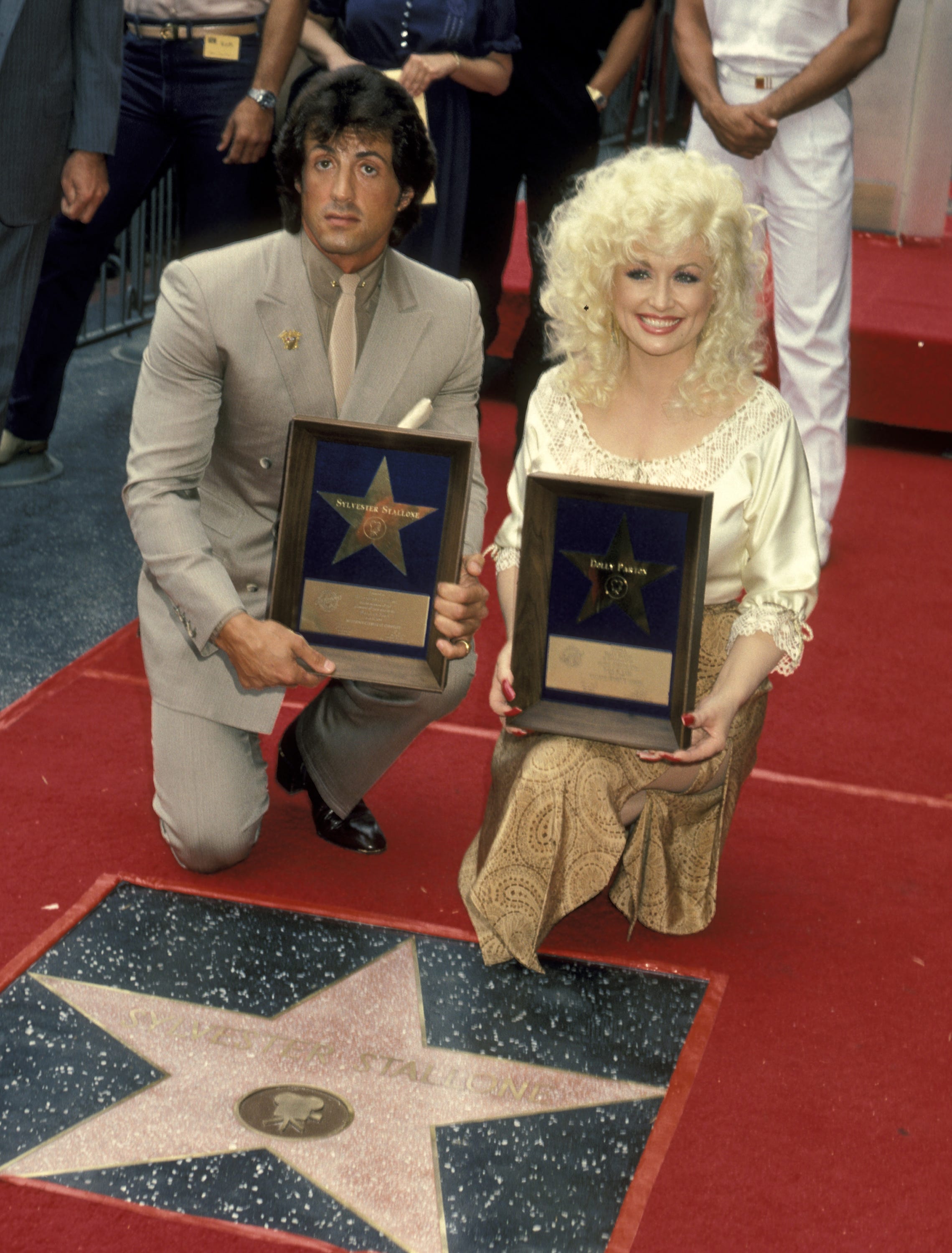 Sylvester Stallone und Dolly Parton auf dem Hollywood Walk of Fame im Juni 1984.