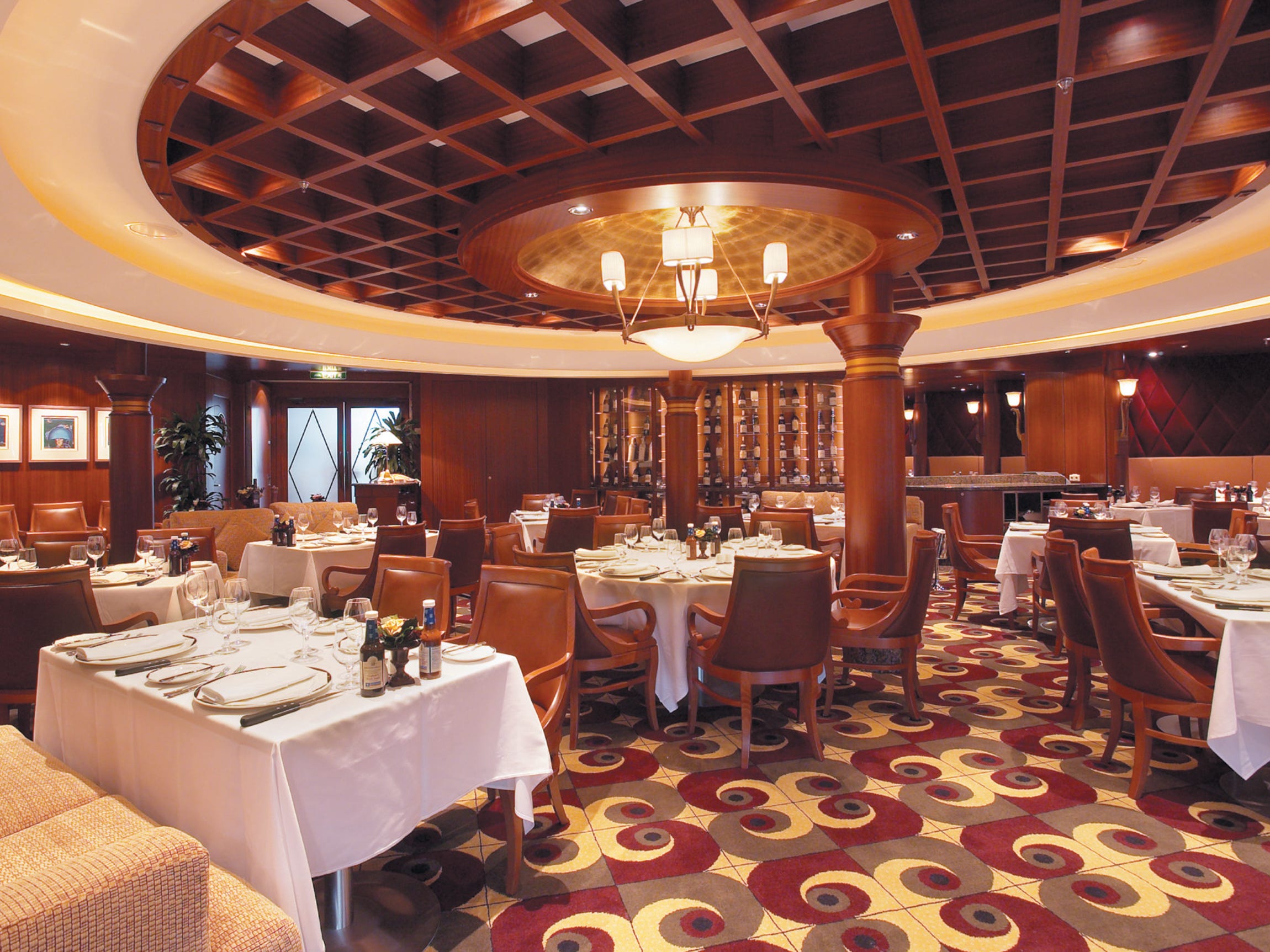 Leeres Restaurant auf der Serenade of the Seas