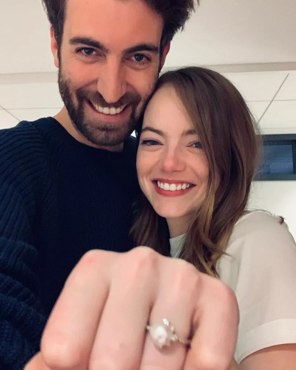 Das Foto wurde gepostet, um die Verlobung von Stone und McCary im Jahr 2019 anzukündigen.