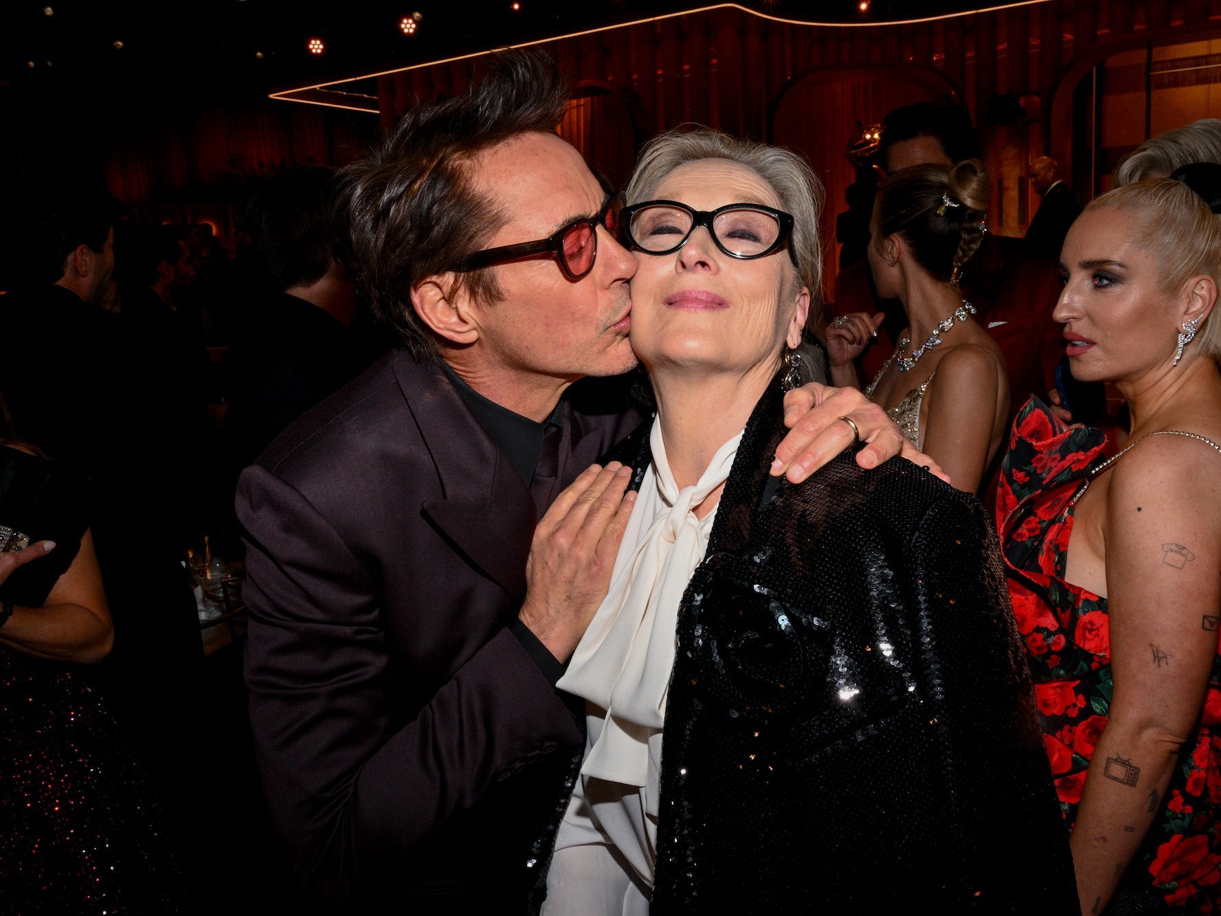 Robert Downey Jr. und Meryl Streep bei den Golden Globes 2024.