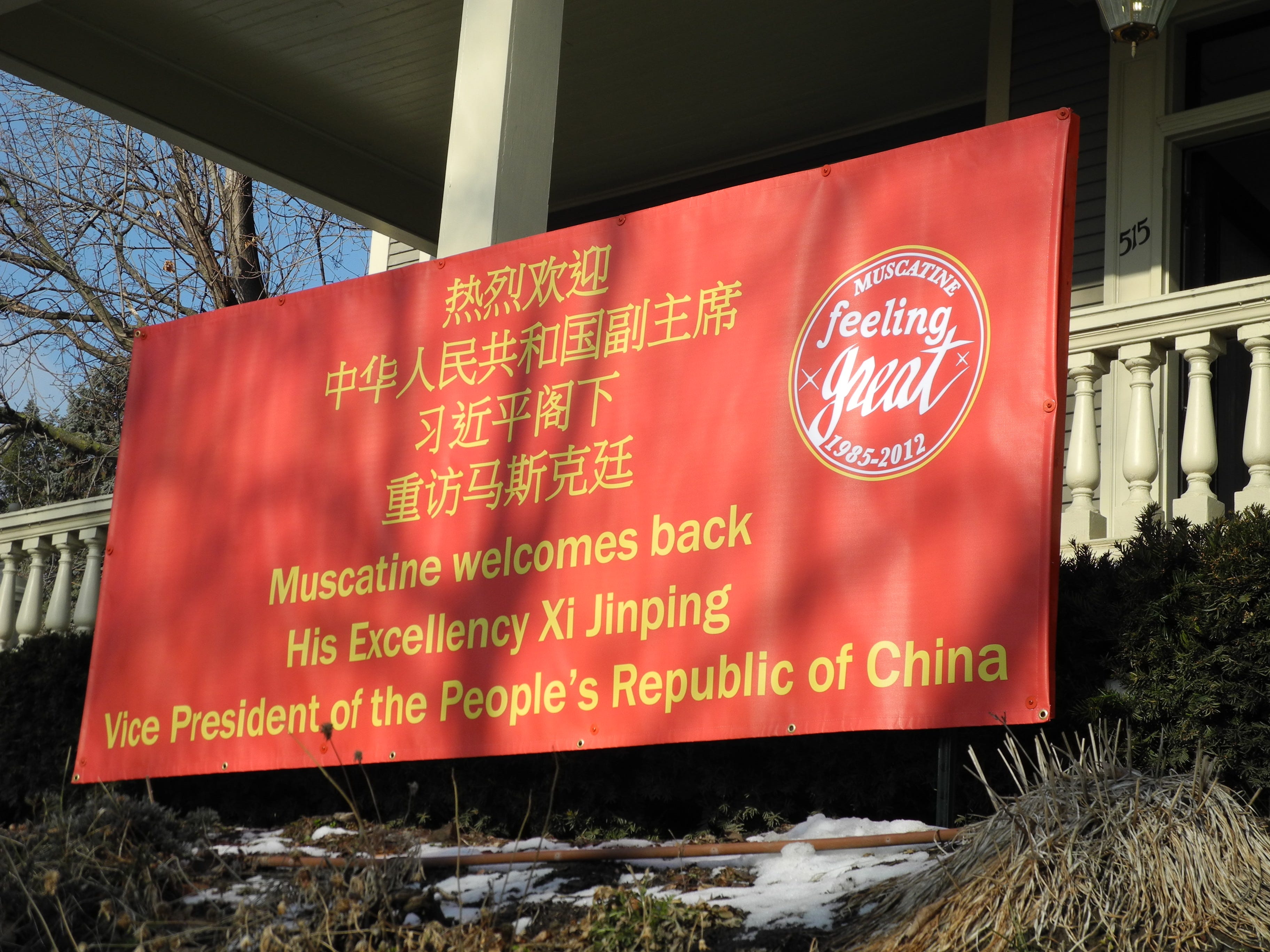 Vor dem Haus der Landes war 2012 ein riesiges rotes Schild zur Begrüßung von Xi zu sehen.