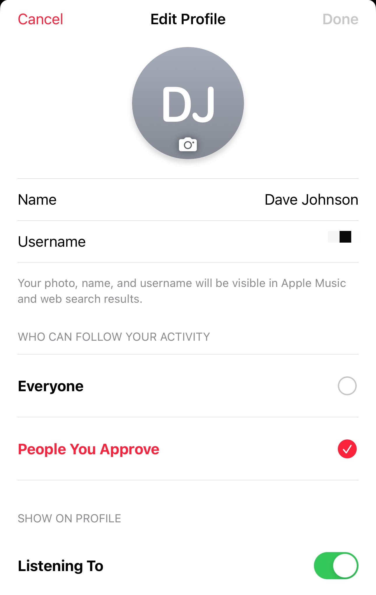 Screenshot des Abschnitts „Profil bearbeiten“ von Apple Music mit einem roten Kästchen neben dem Text „Von Ihnen genehmigte Personen“