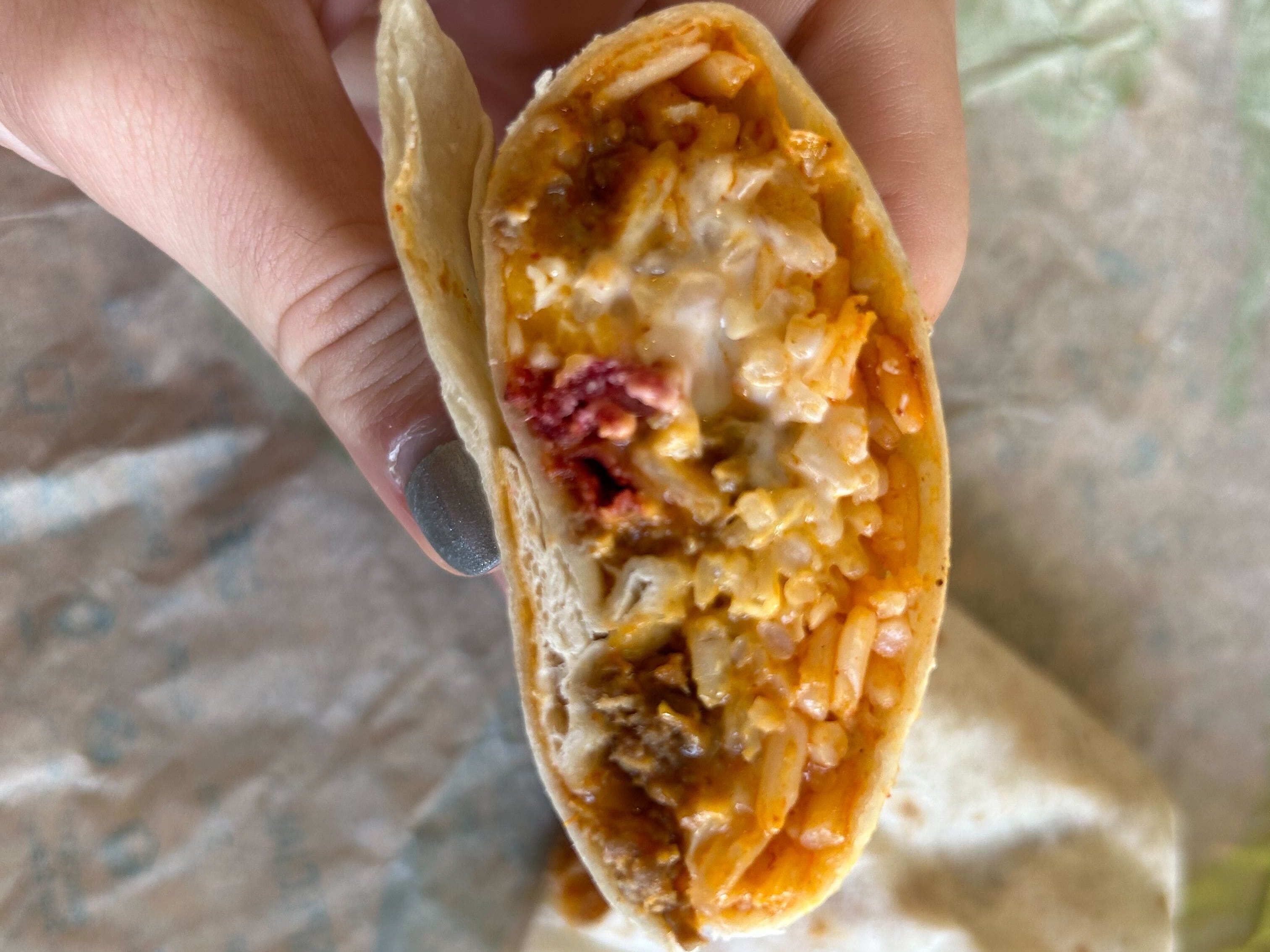 Taco Bells neuer käsiger Doppel-Rindfleisch-Burrito