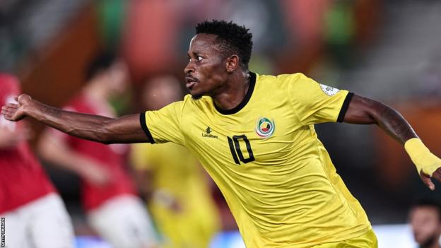 Der mosambikanische Stürmer Clesio feiert seinen Treffer gegen Ägypten beim Afrikanischen Nationen-Pokal 2023