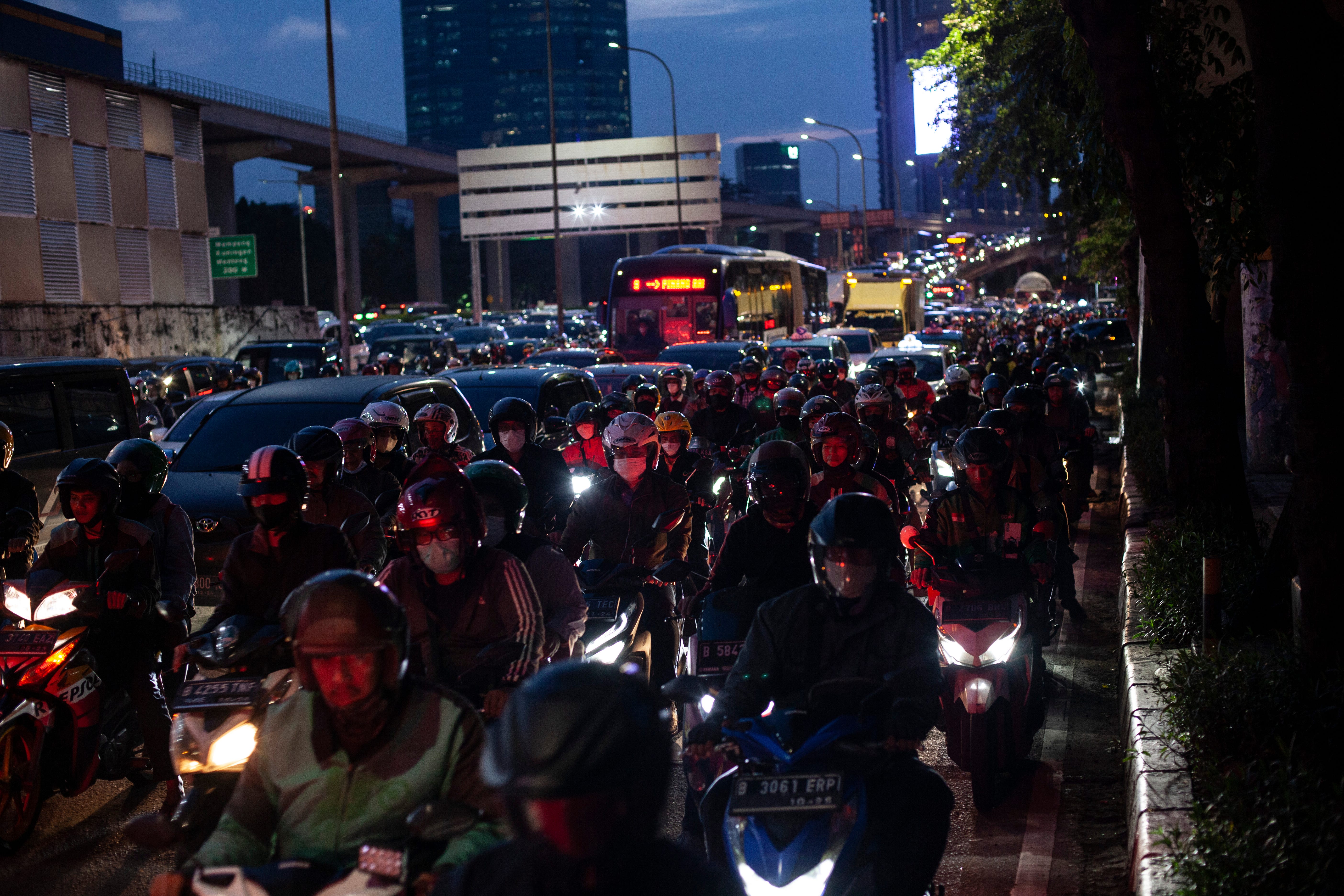 Jakarta ist in der Region für seine berüchtigten Staus zur Hauptverkehrszeit bekannt.