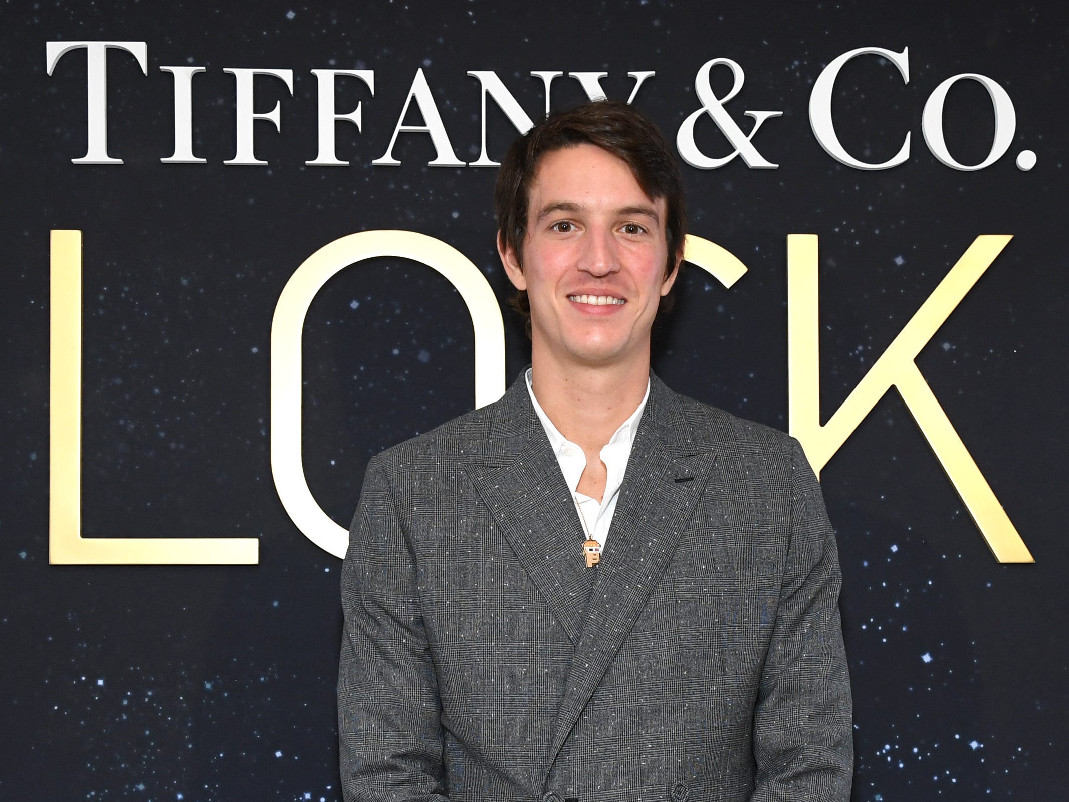 Alexandre Arnault ist anwesend, als Tiffany & Co. am 26. Oktober 2022 in Los Angeles, Kalifornien, die Einführung der Lock Collection im Sunset Tower Hotel feiert.