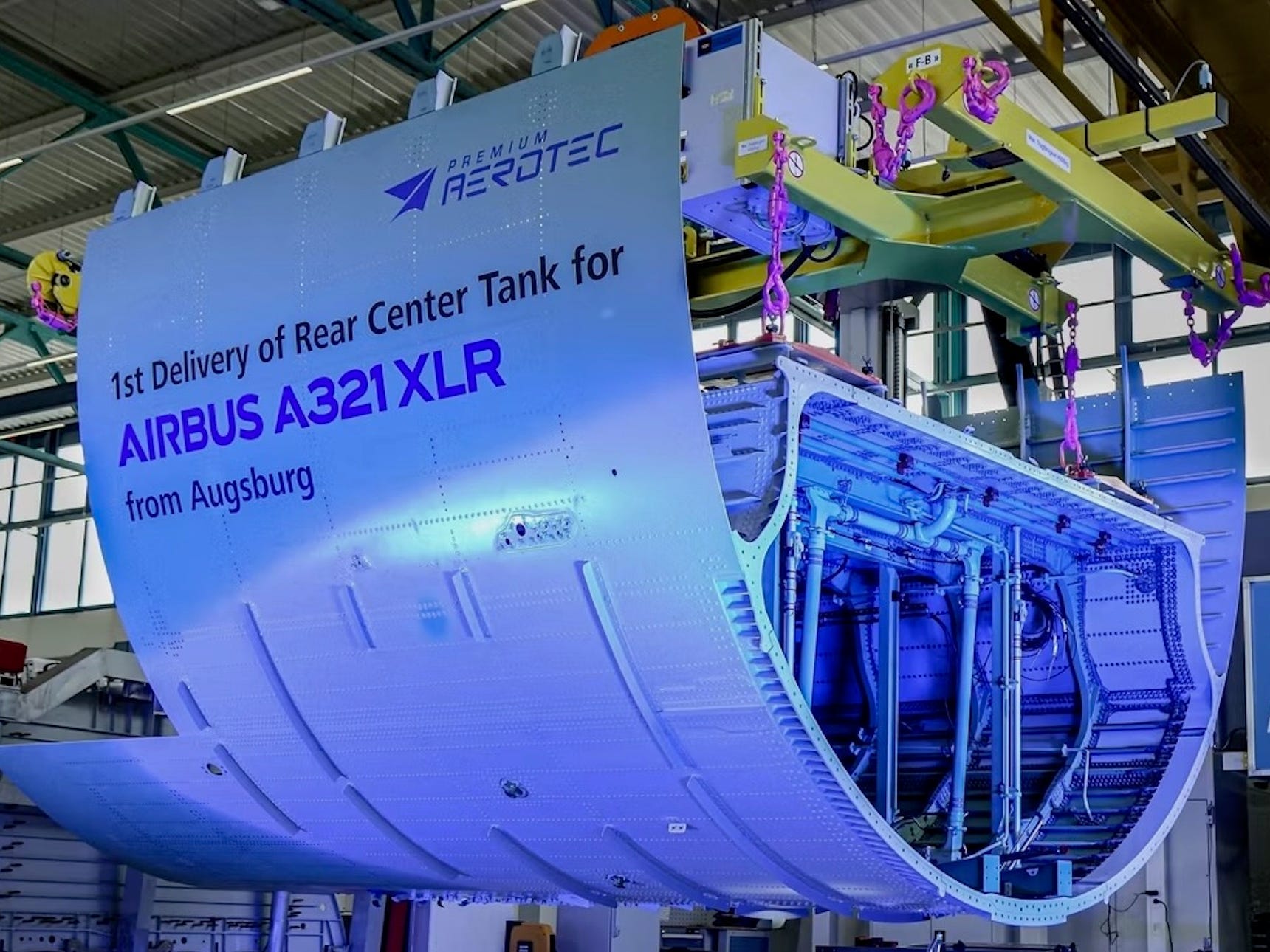 Der erste hintere mittlere Treibstofftank für den Airbus A321XLR wird ausgeliefert.