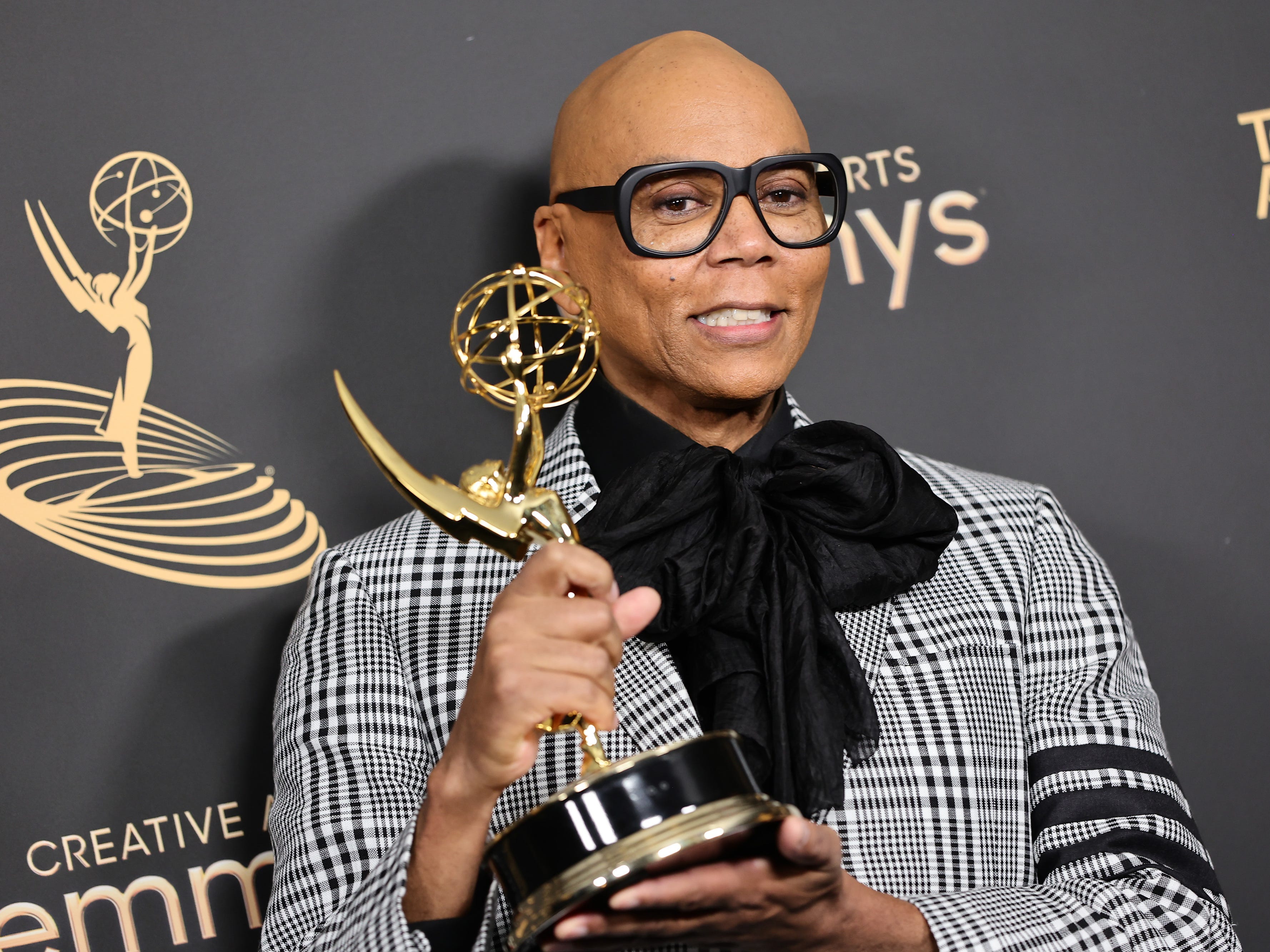 RuPaul gewann am Samstag bei den Creative Arts Emmys in Los Angeles im Microsoft Theater einen weiteren Emmy als herausragender Moderator für ein Reality- oder Wettbewerbsprogramm.