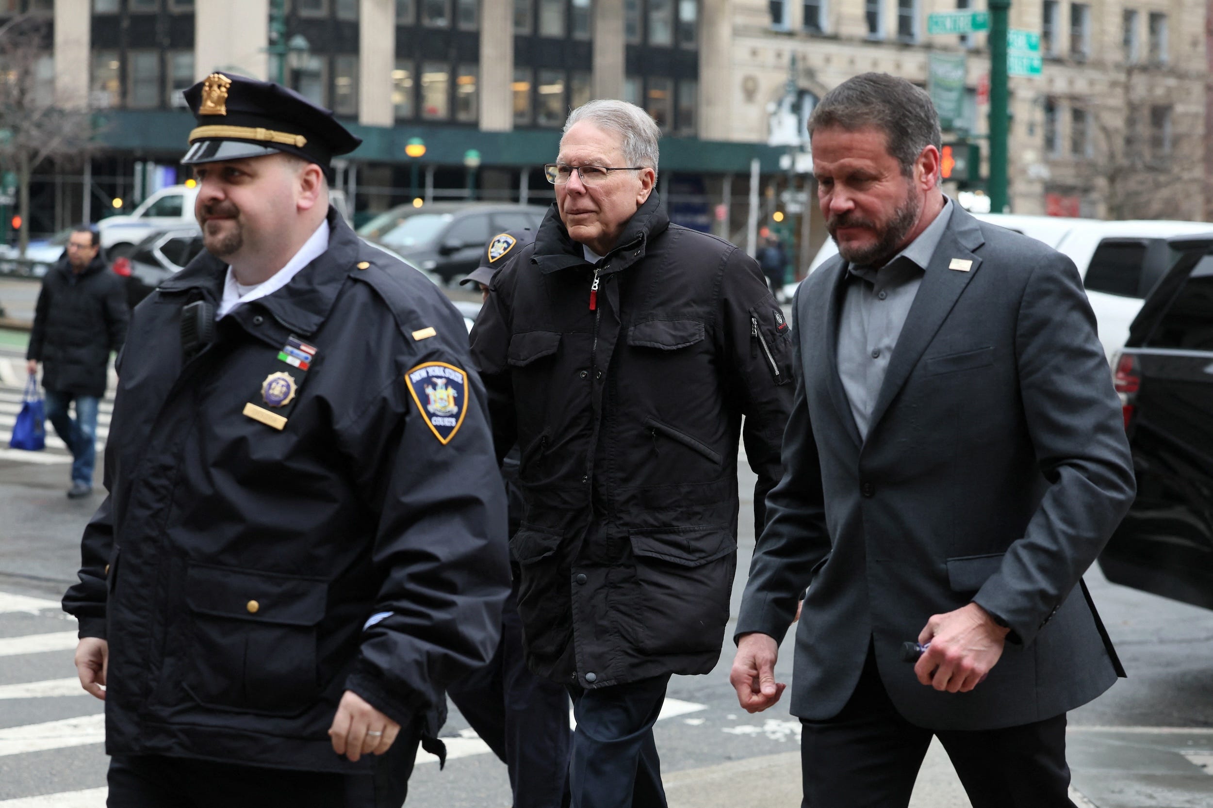 NRA-Chef Wayne LaPierre kommt zu seinem zivilen Korruptionsprozess in New York.